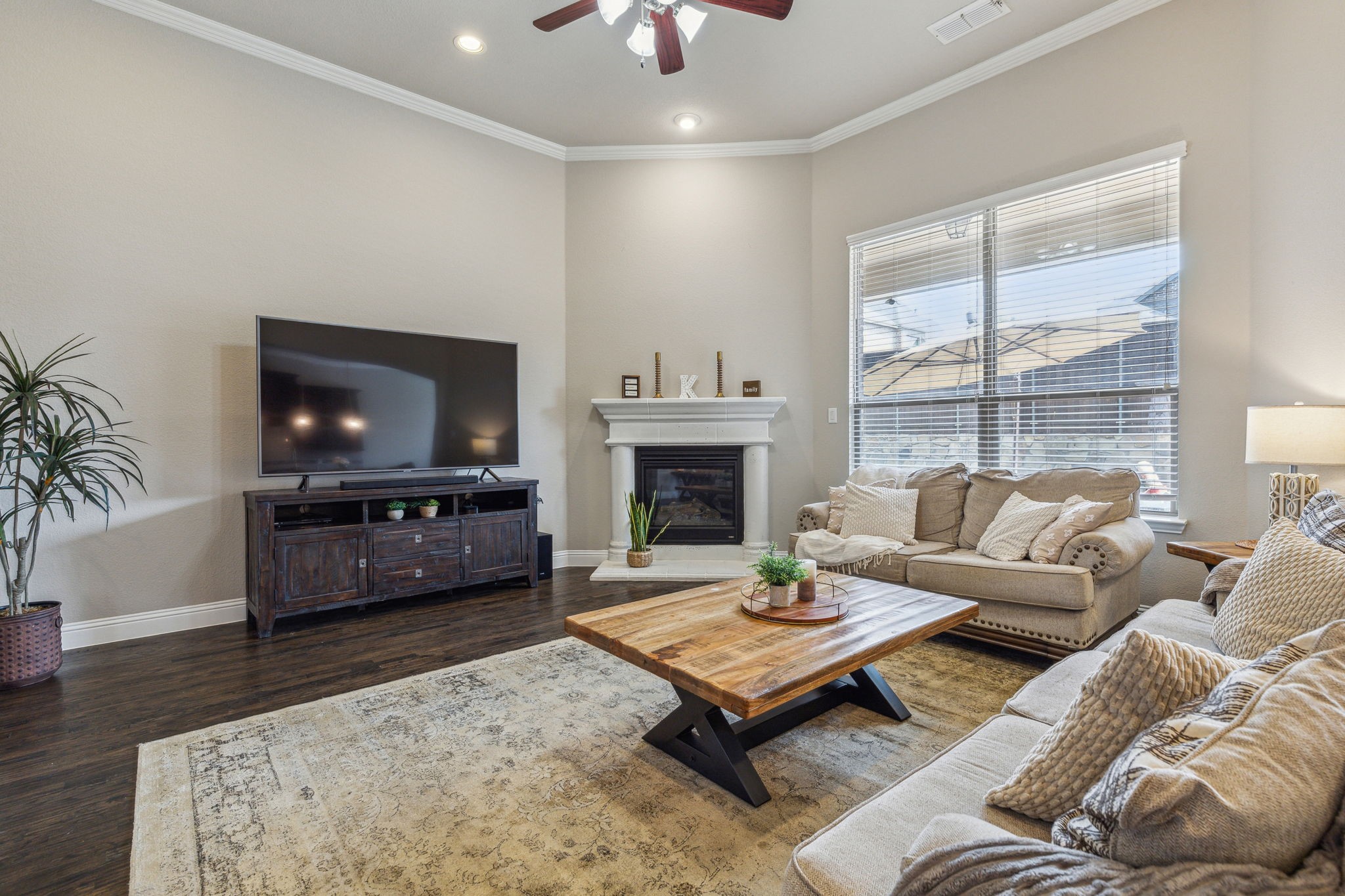 1100 Circle J Trail