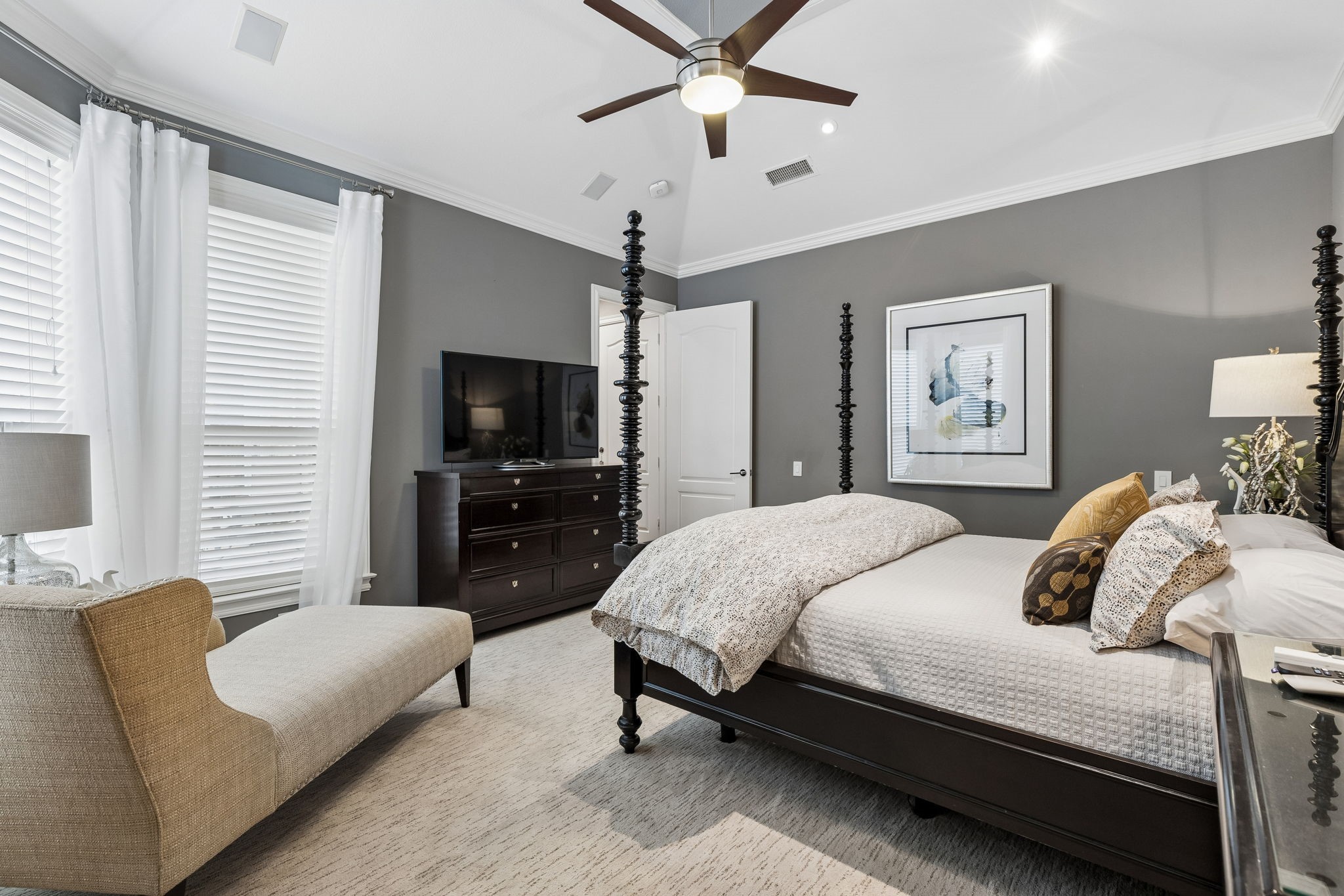 5651 Miramar Drive