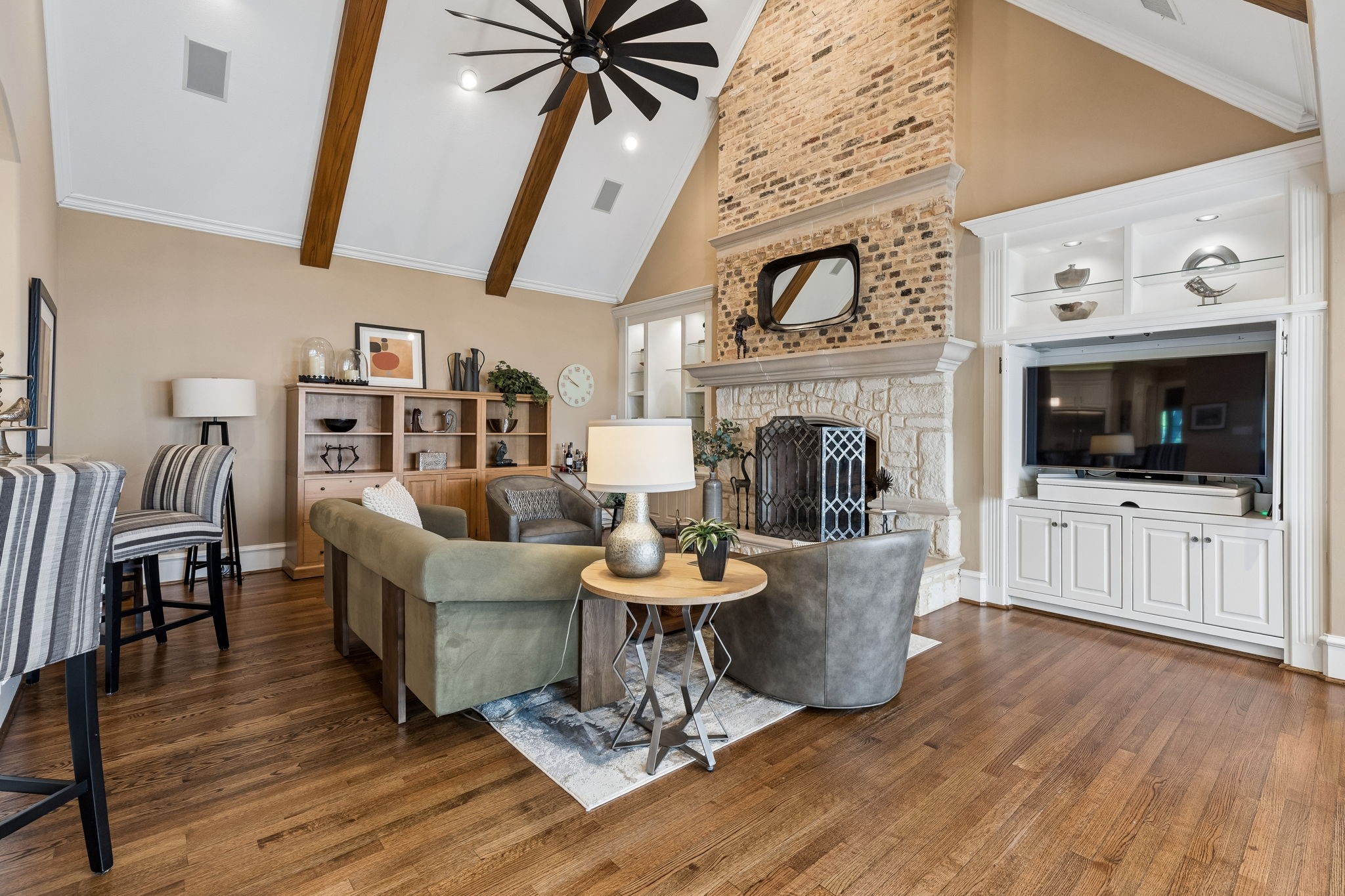 5651 Miramar Drive