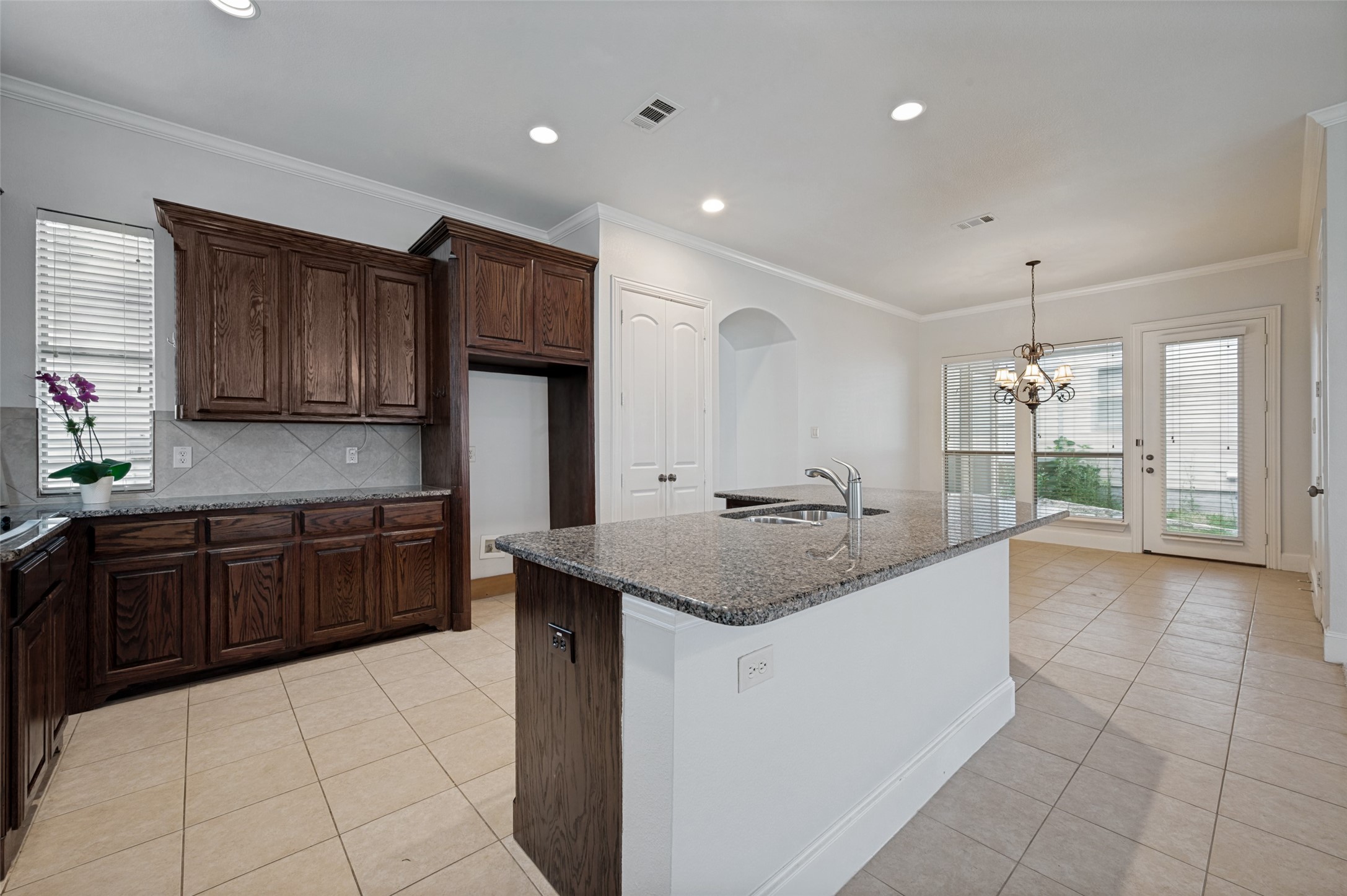 8009 Texian Trail