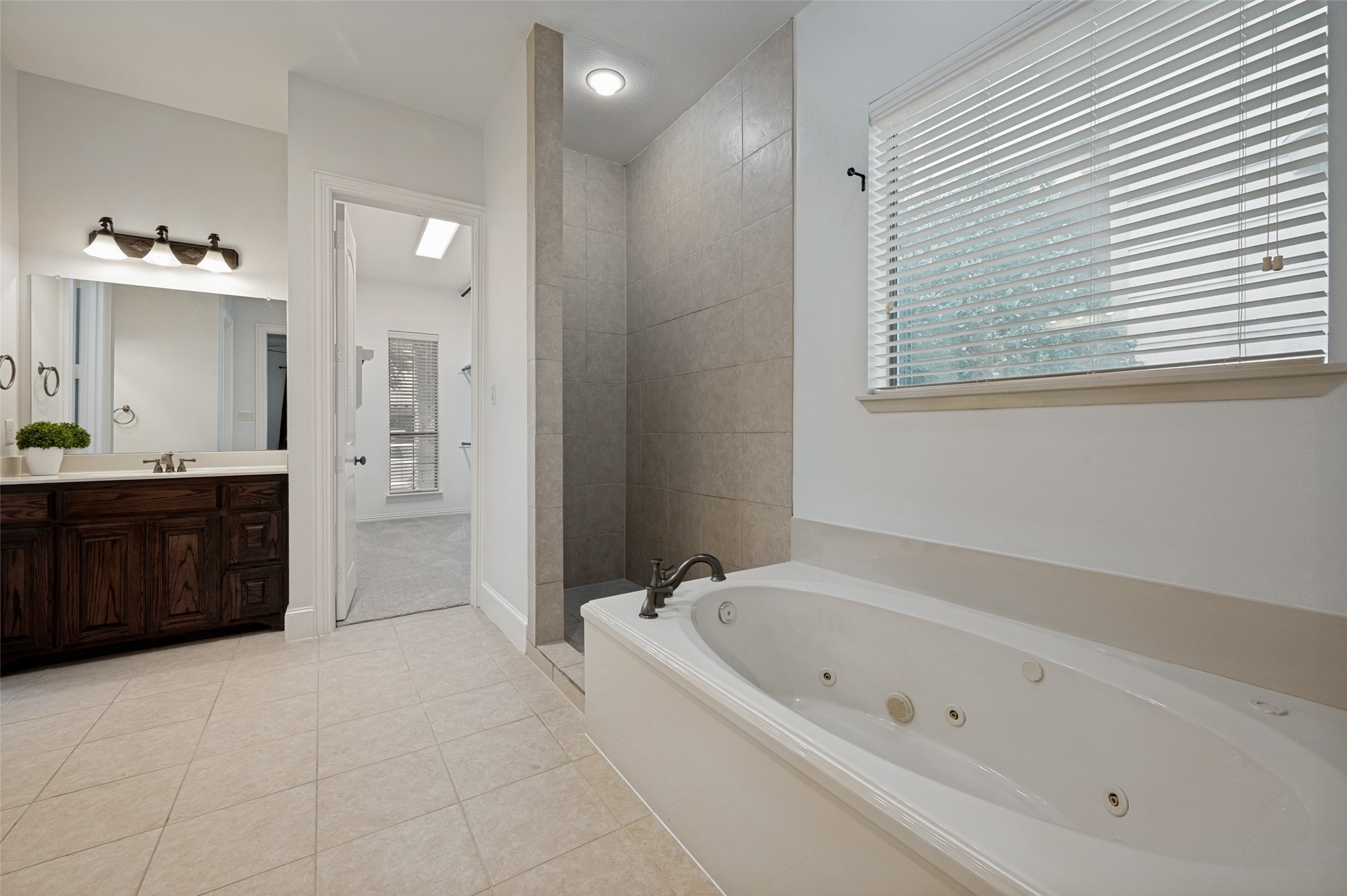 8009 Texian Trail