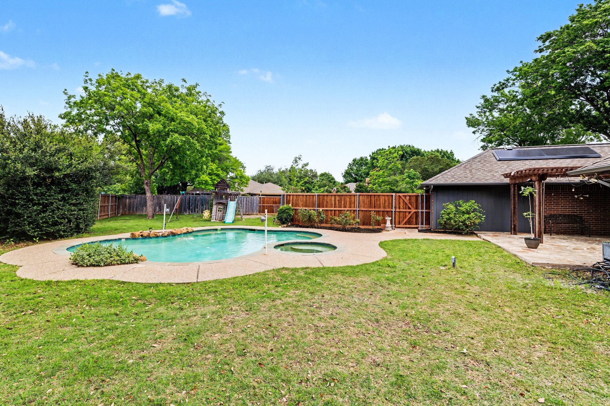500 Briarwood Court