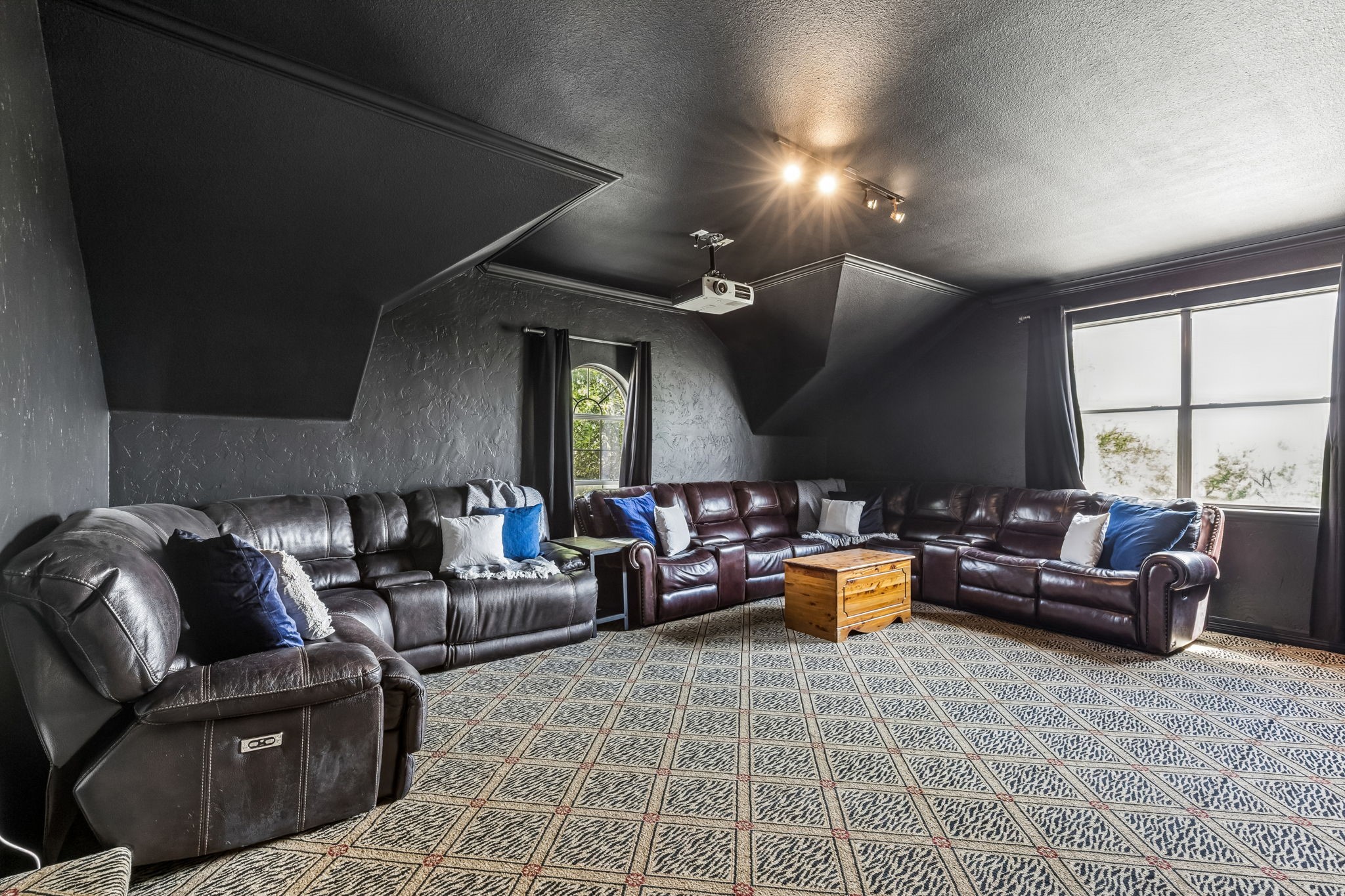 5540 La Bandera Trail