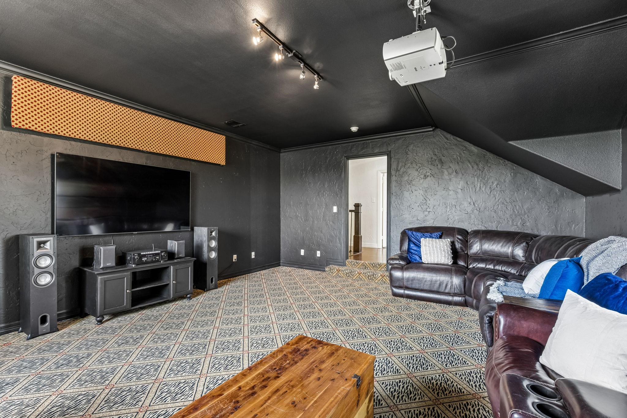 5540 La Bandera Trail