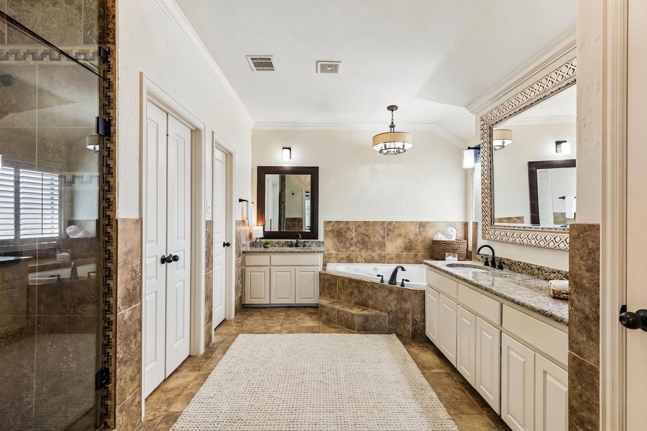 5540 La Bandera Trail
