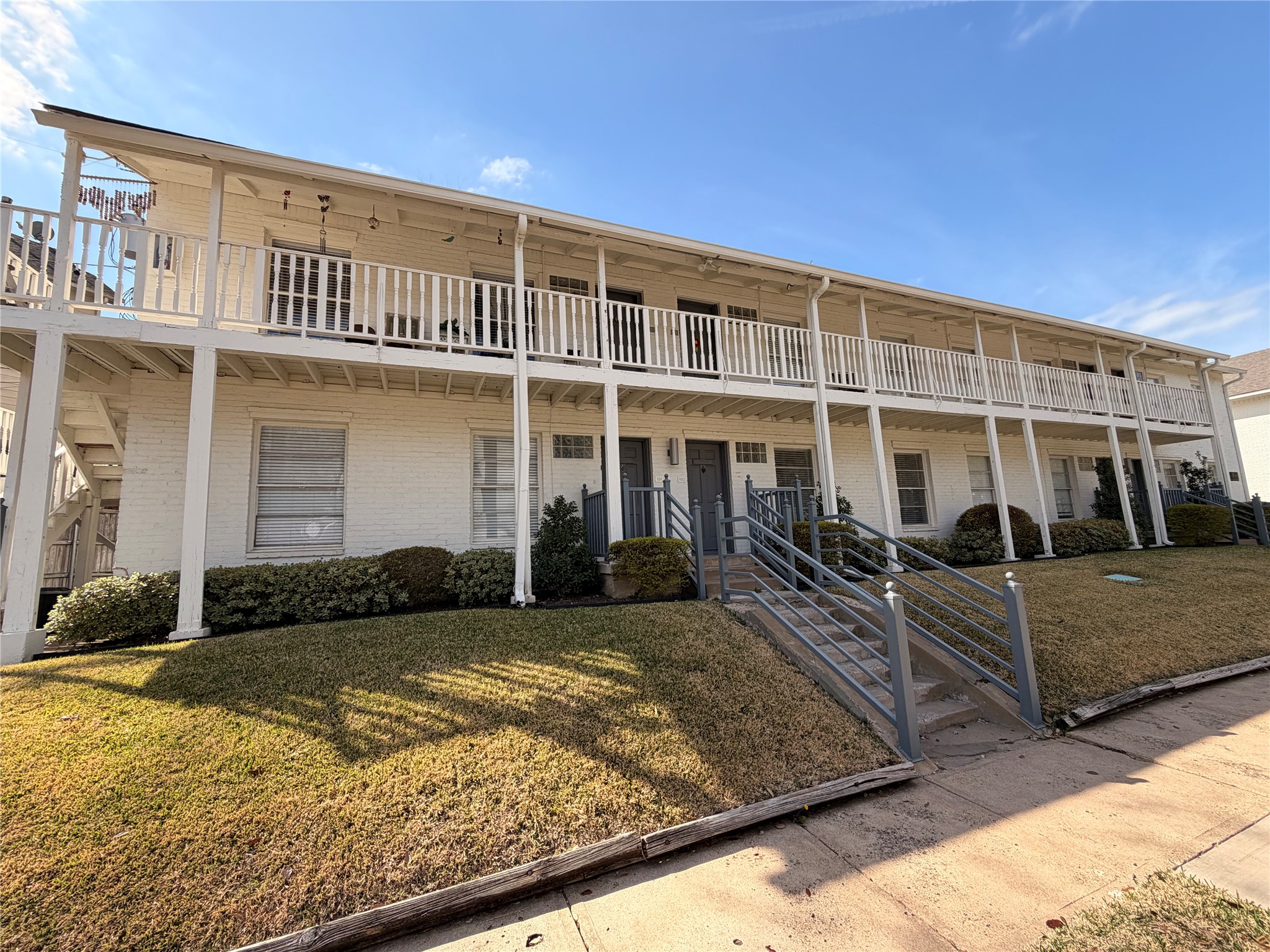 4101 Douglas Avenue 104