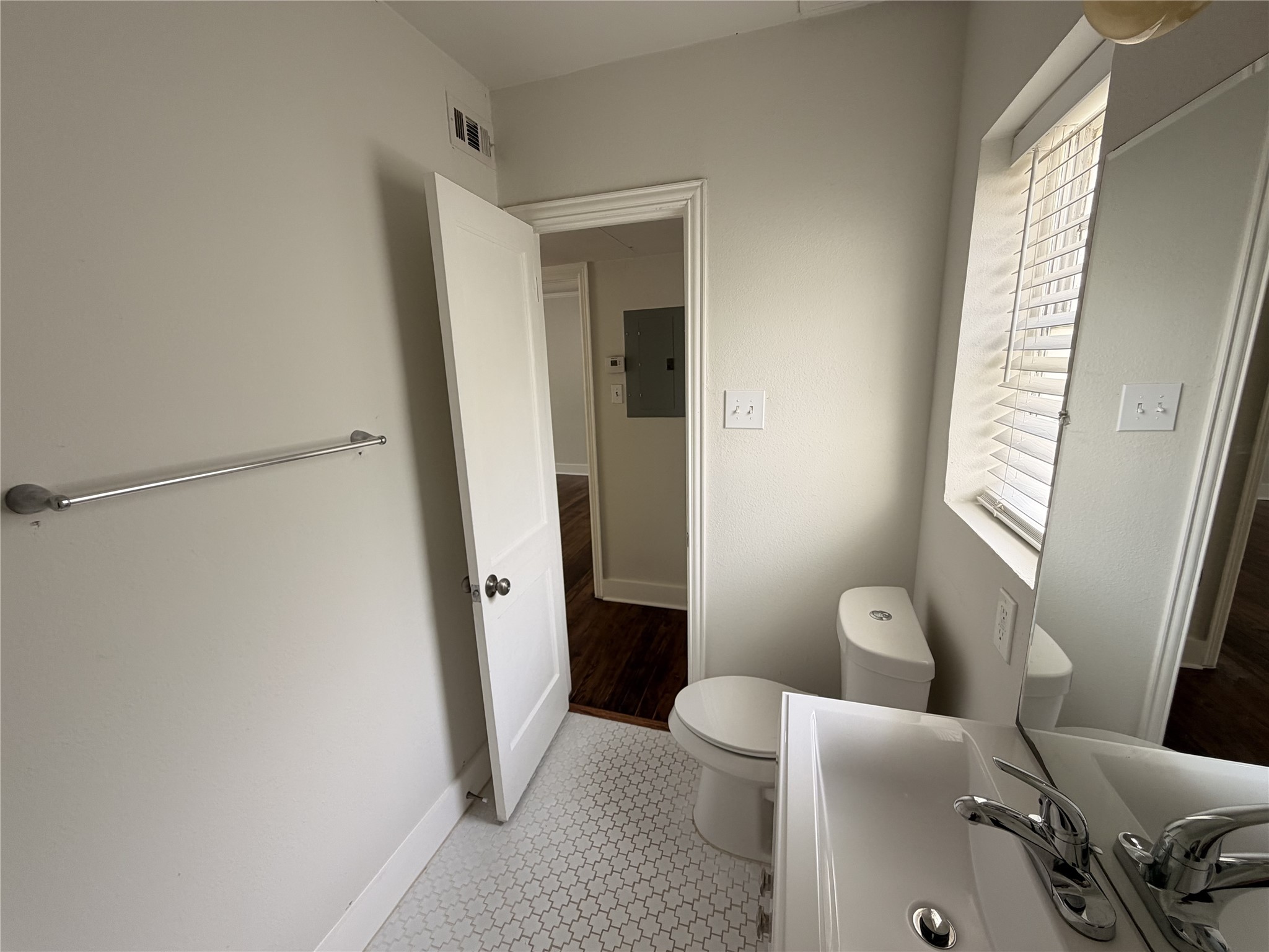 4101 Douglas Avenue 104