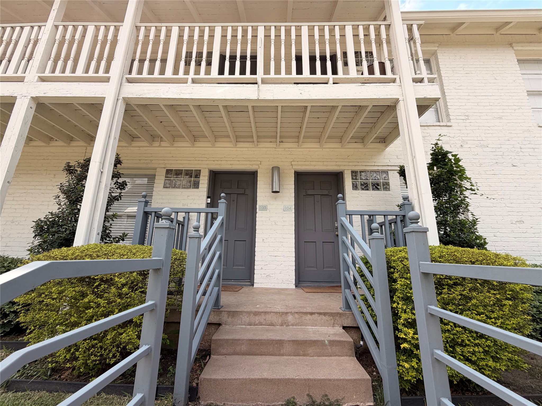 4101 Douglas Avenue 104
