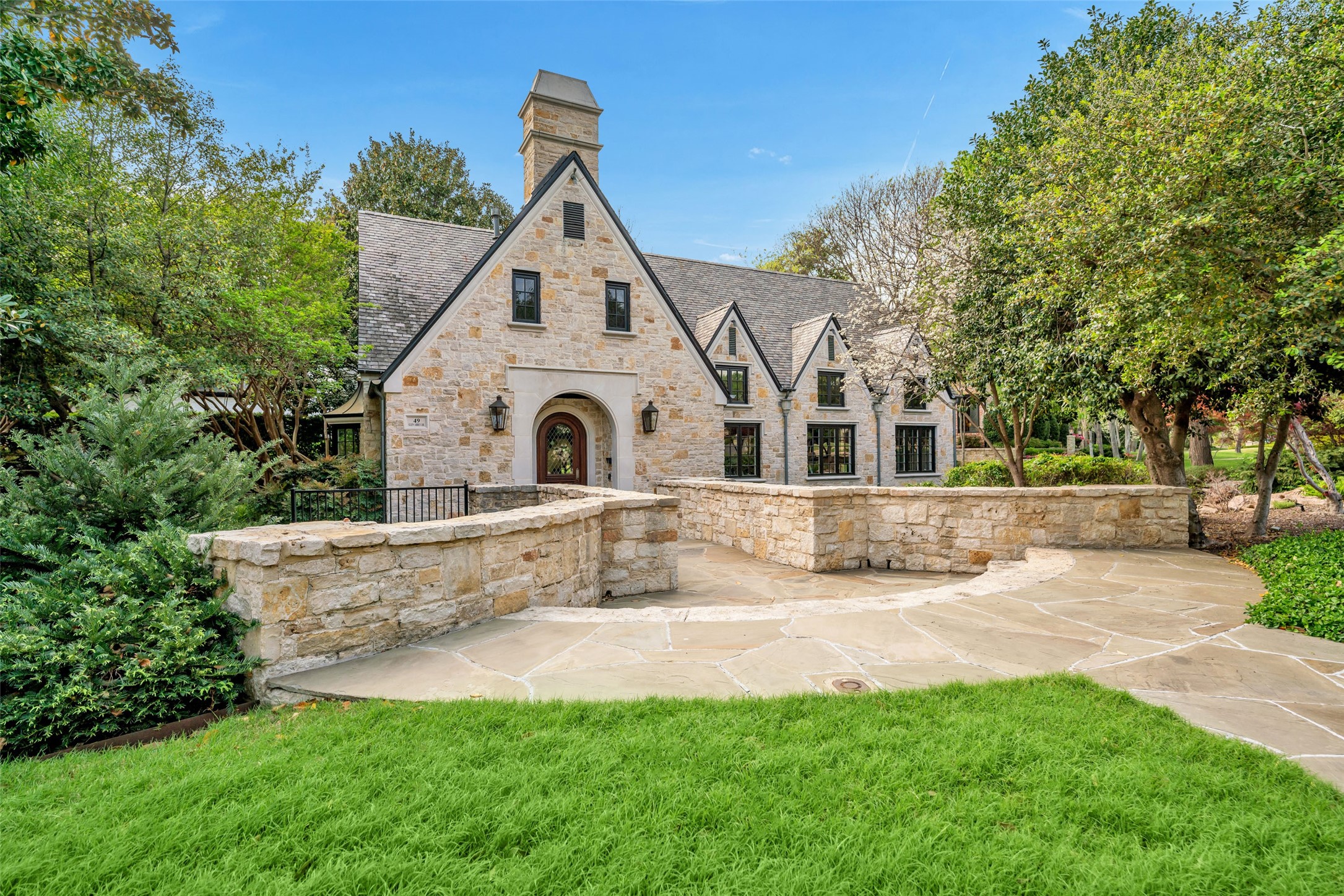 48 Braewood Place