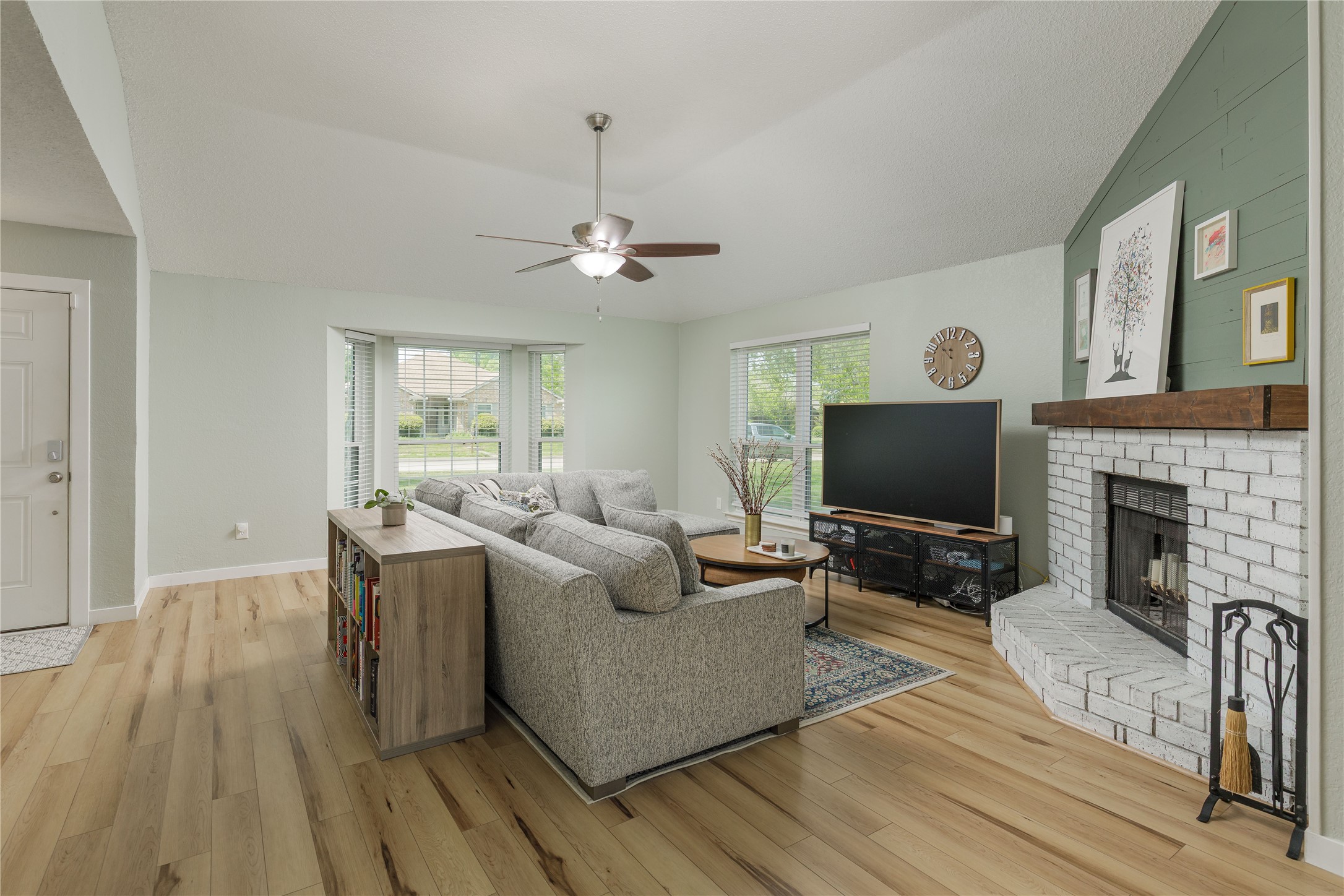 4826 Orchard Drive