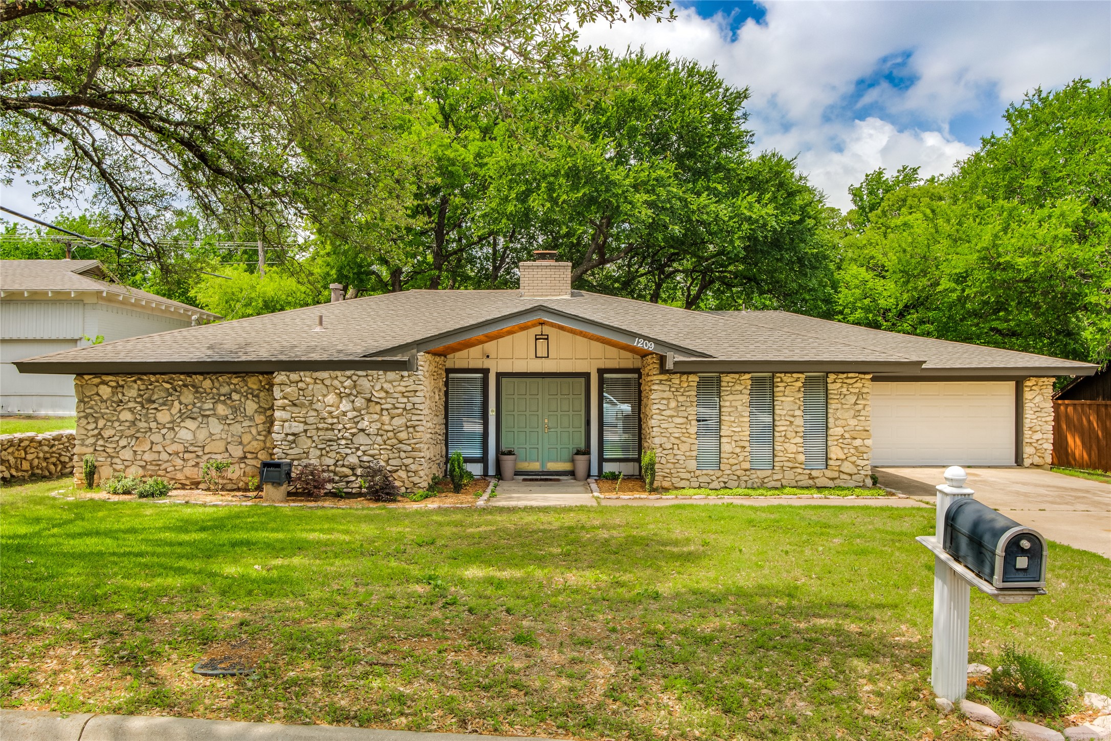 1209 Wade Drive