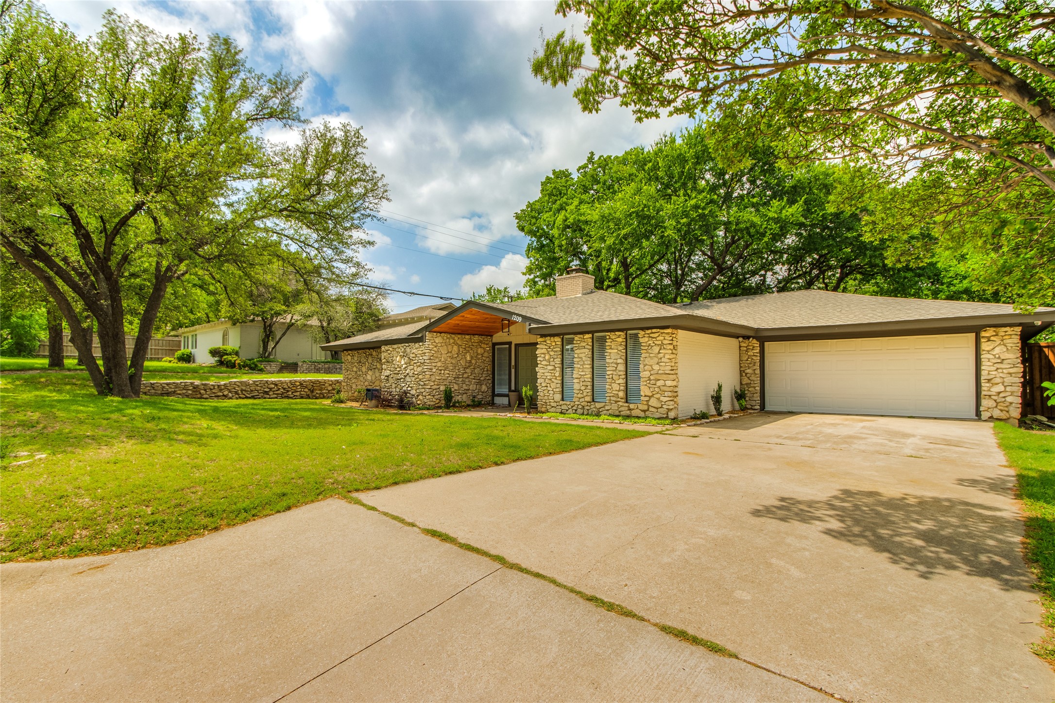 1209 Wade Drive