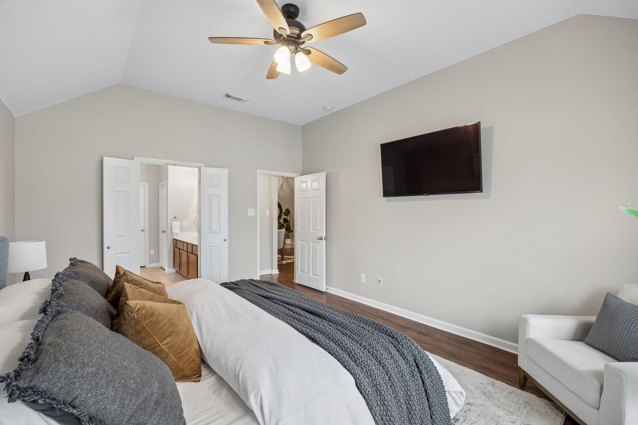 3342 Shining Light Drive