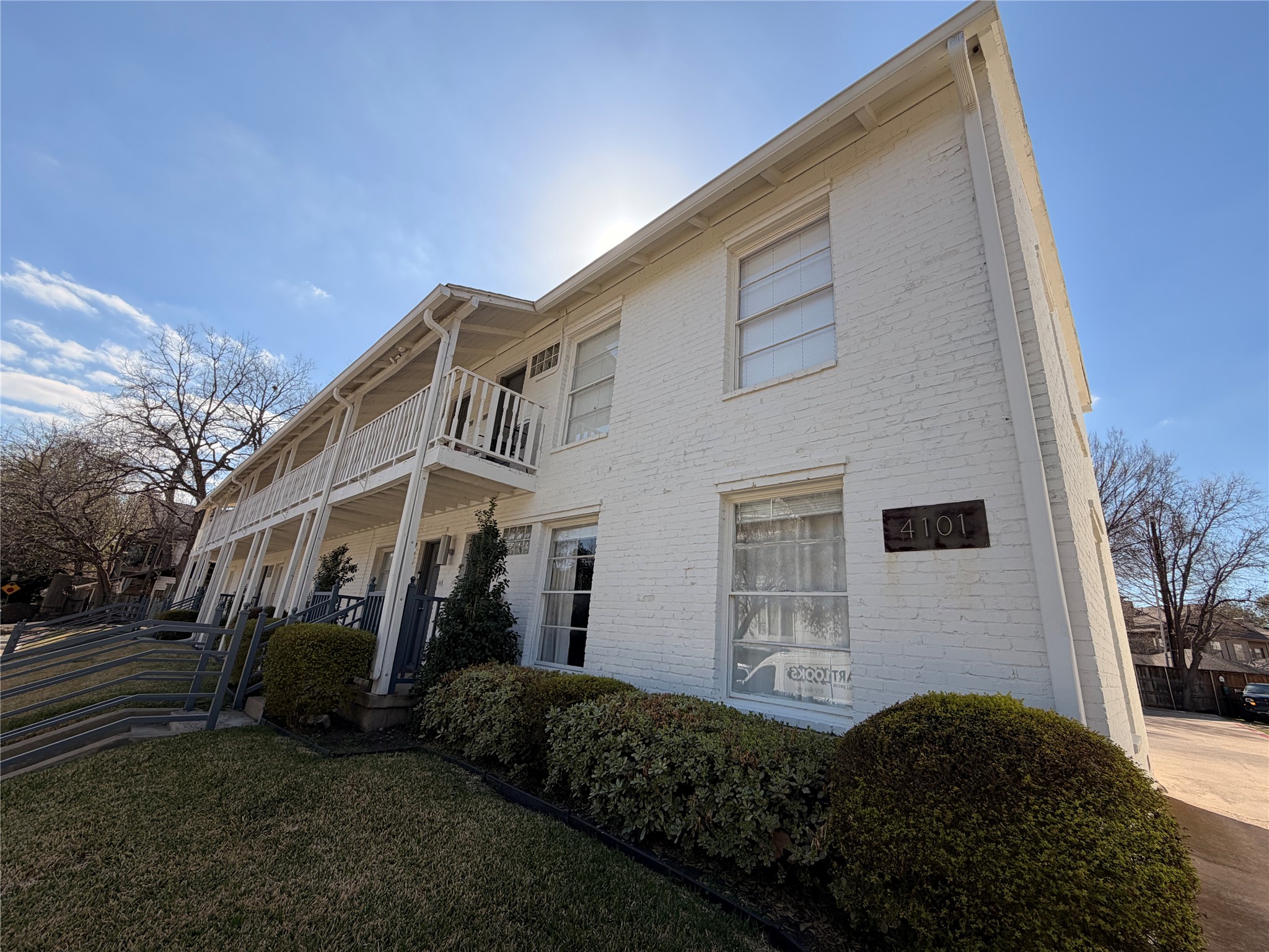 4101 Douglas Avenue 103