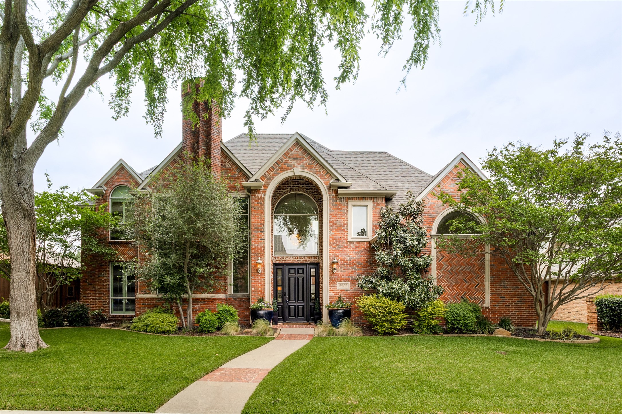 5909 Fossil Ridge Drive