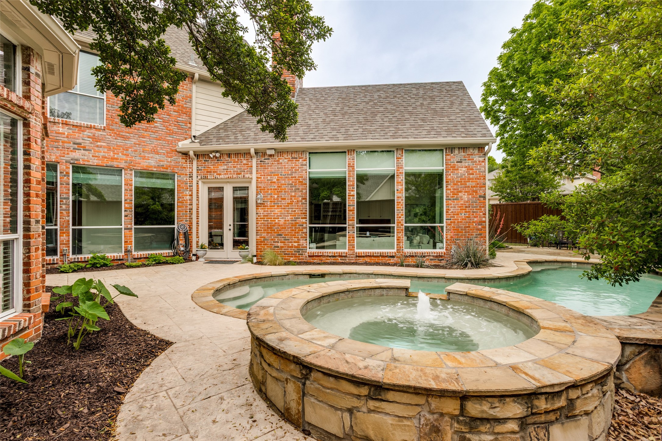 5909 Fossil Ridge Drive