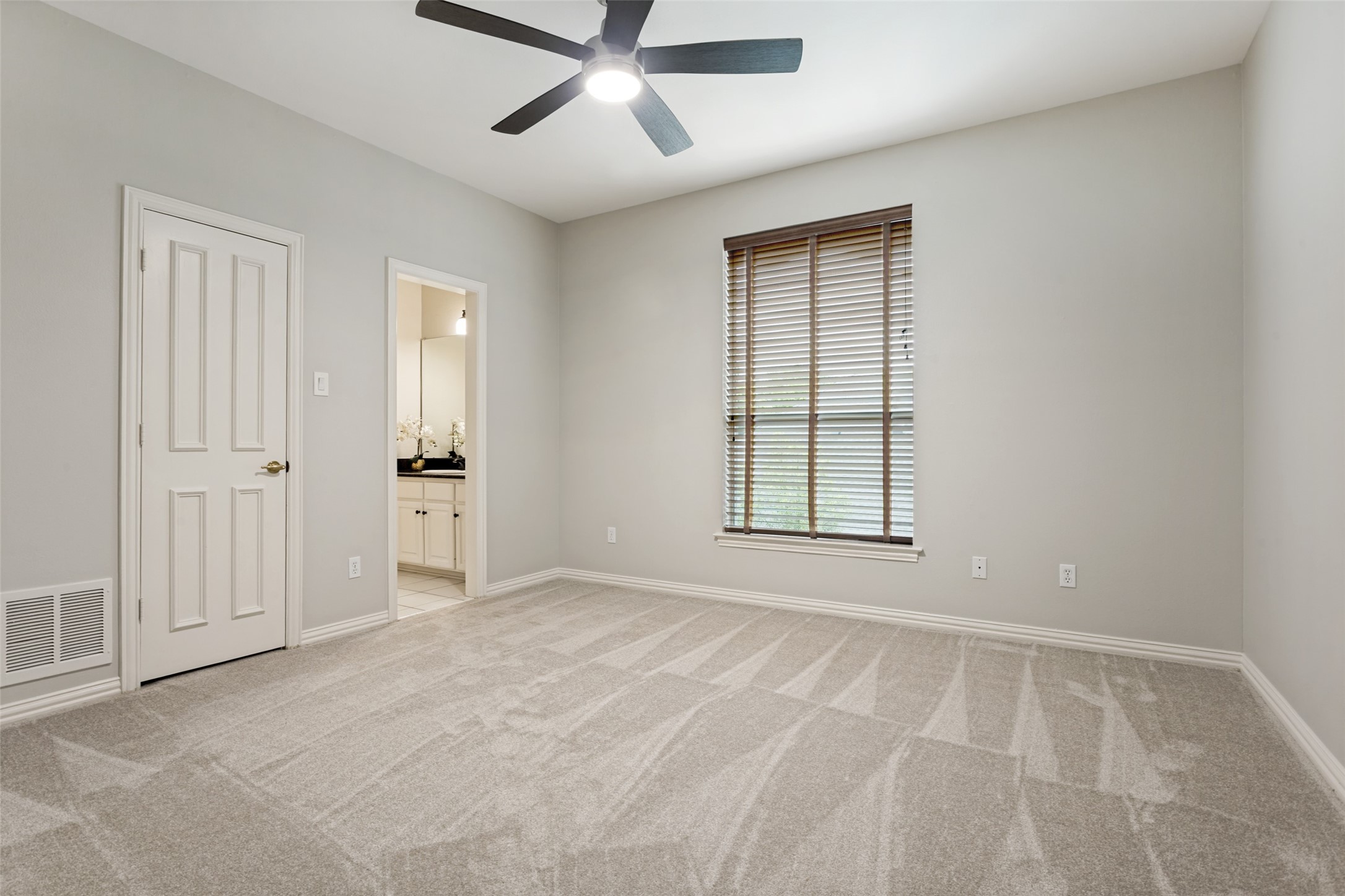 5909 Fossil Ridge Drive