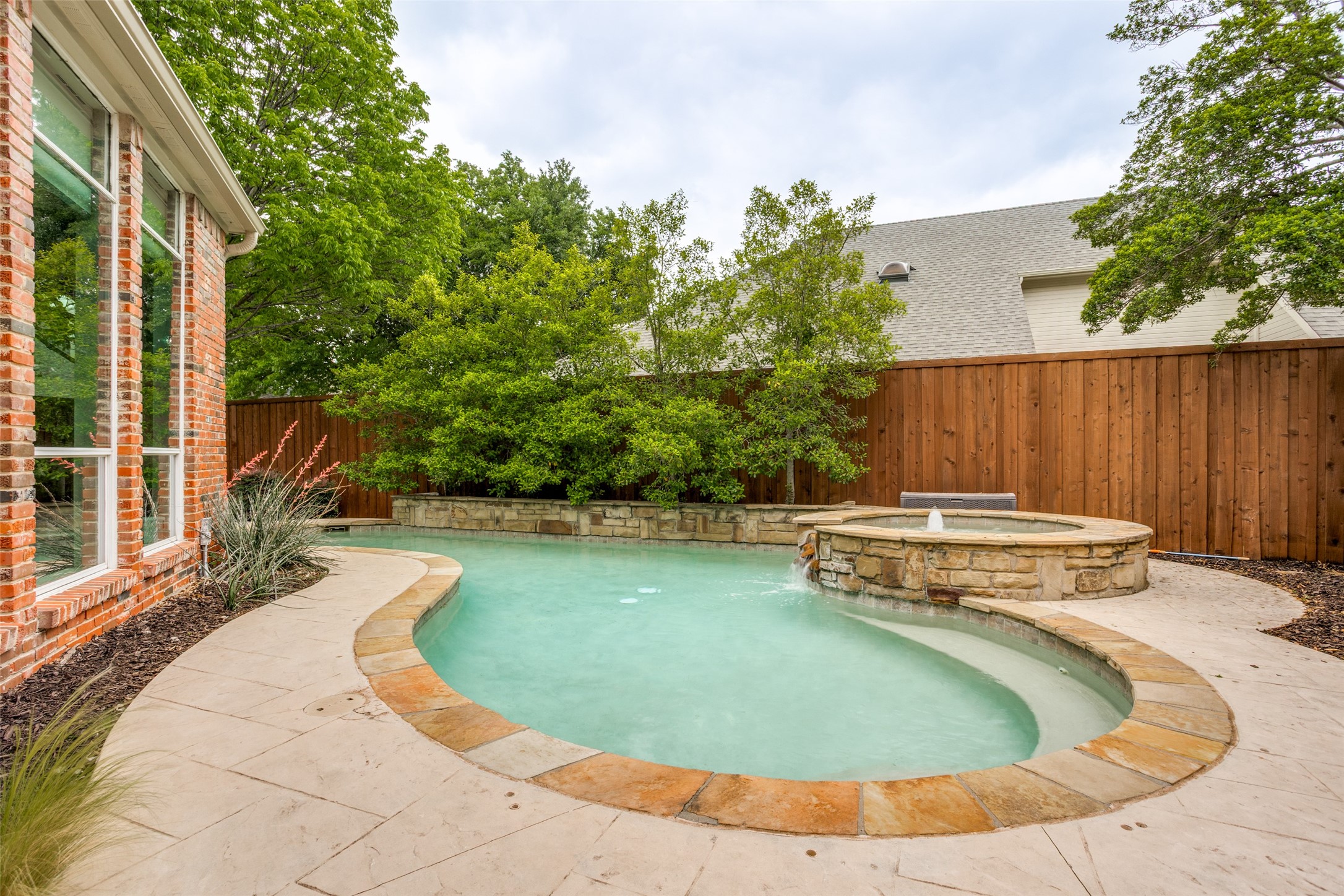 5909 Fossil Ridge Drive