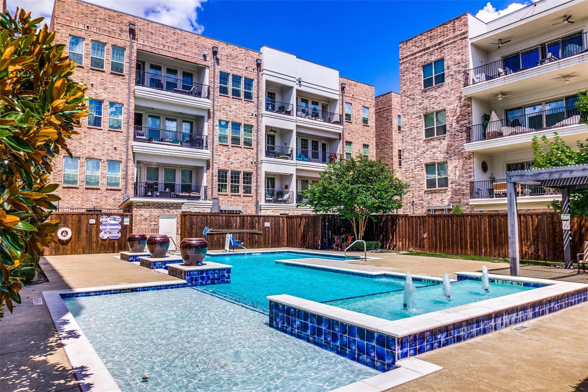 5015 Meridian Lane 2106
