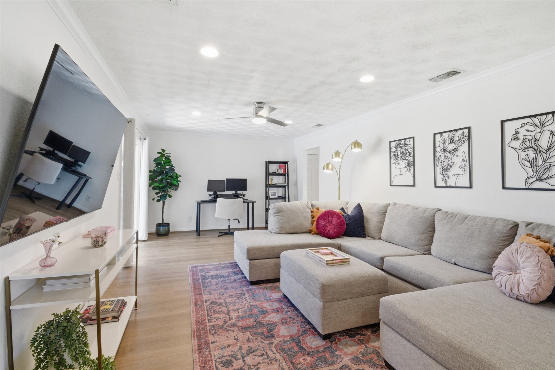2250 Peavy Circle