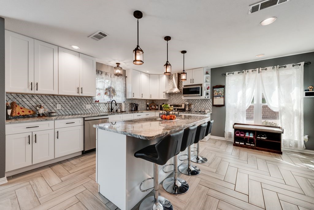 6155 Highwoods Court