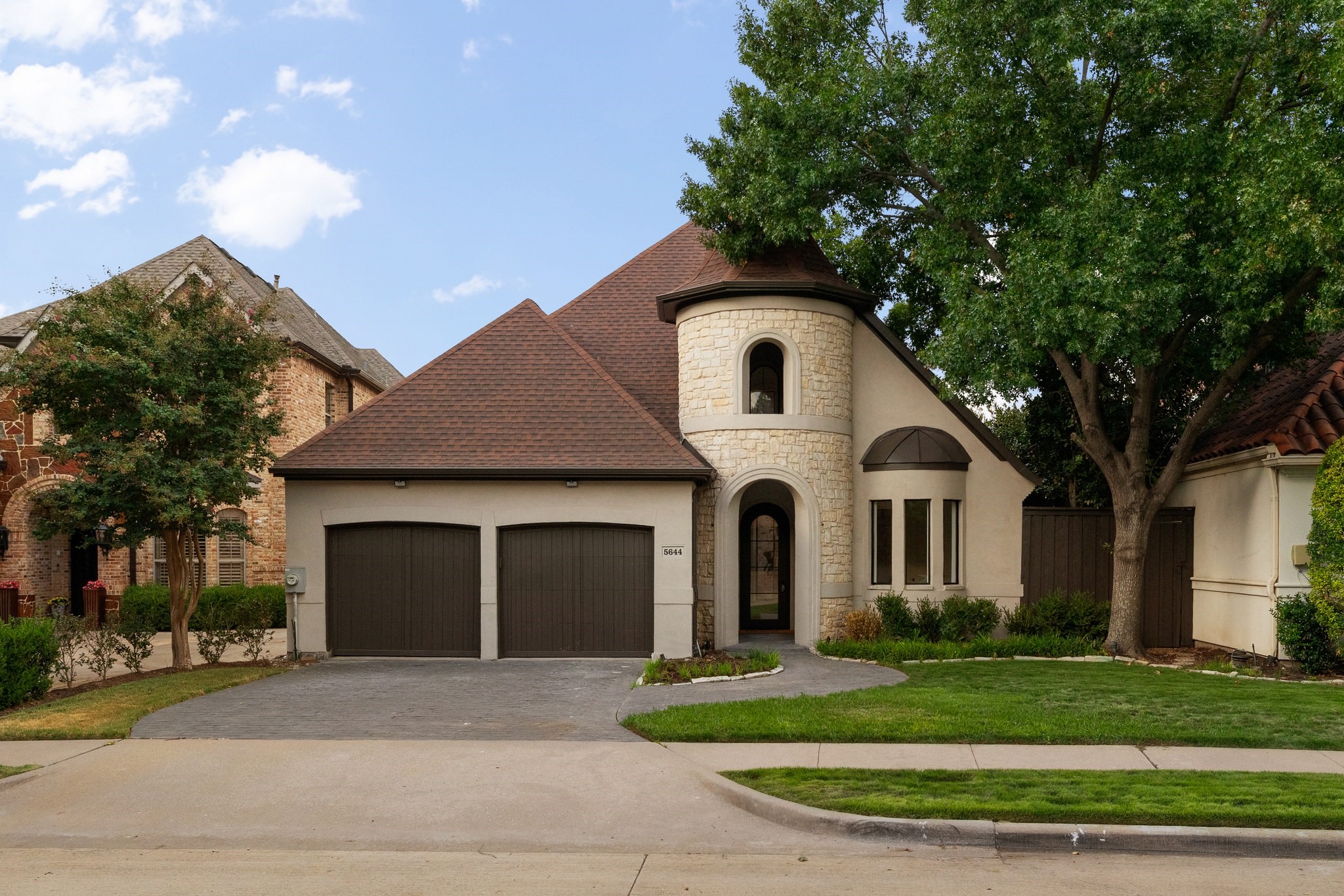5644 Gleneagles Drive