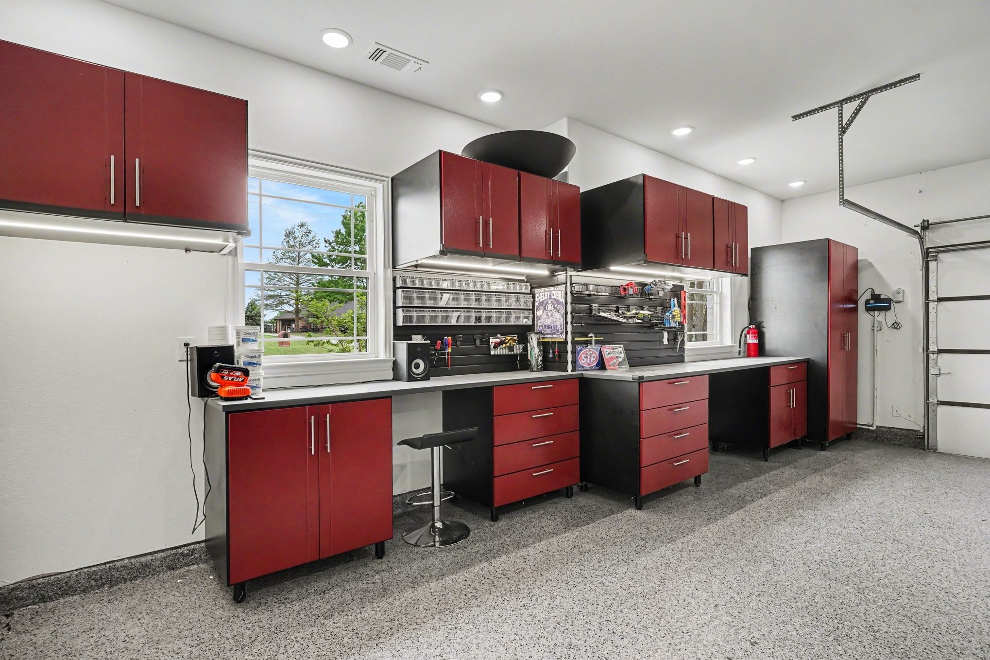 1421 Red Oak Circle