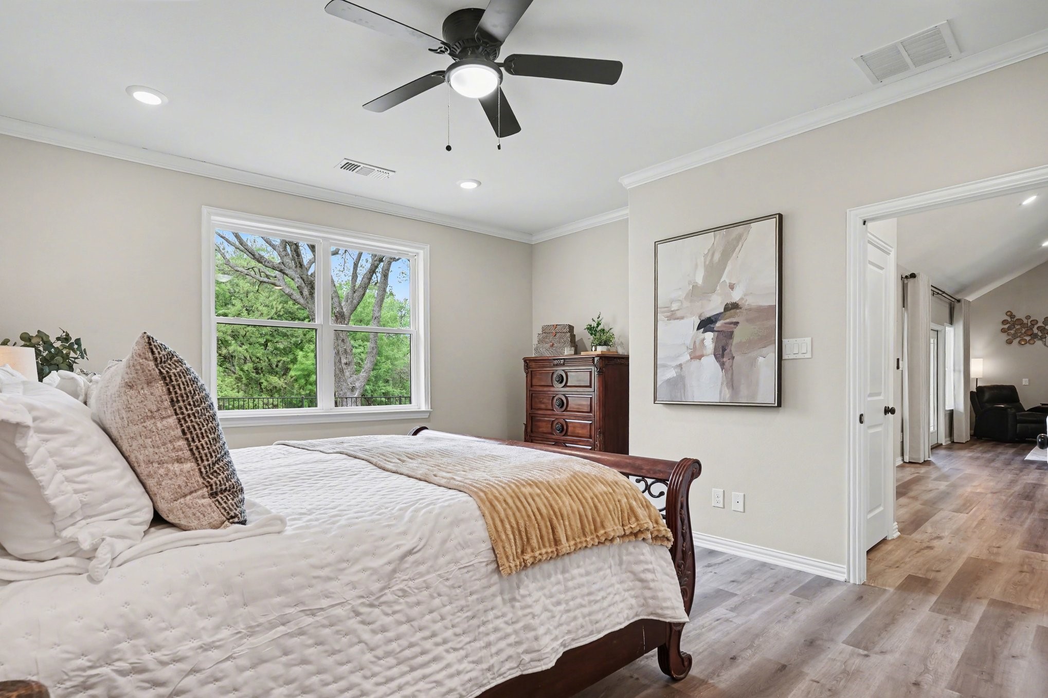 1421 Red Oak Circle