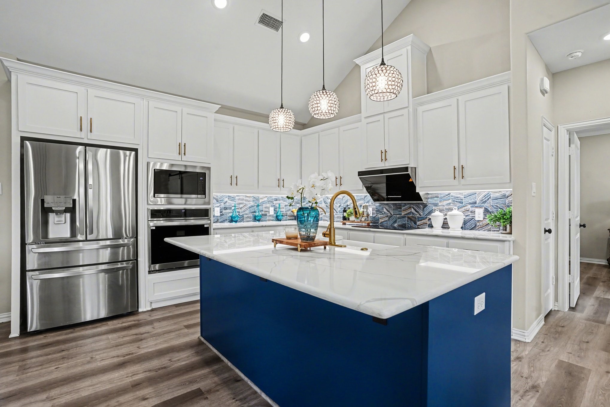 1421 Red Oak Circle