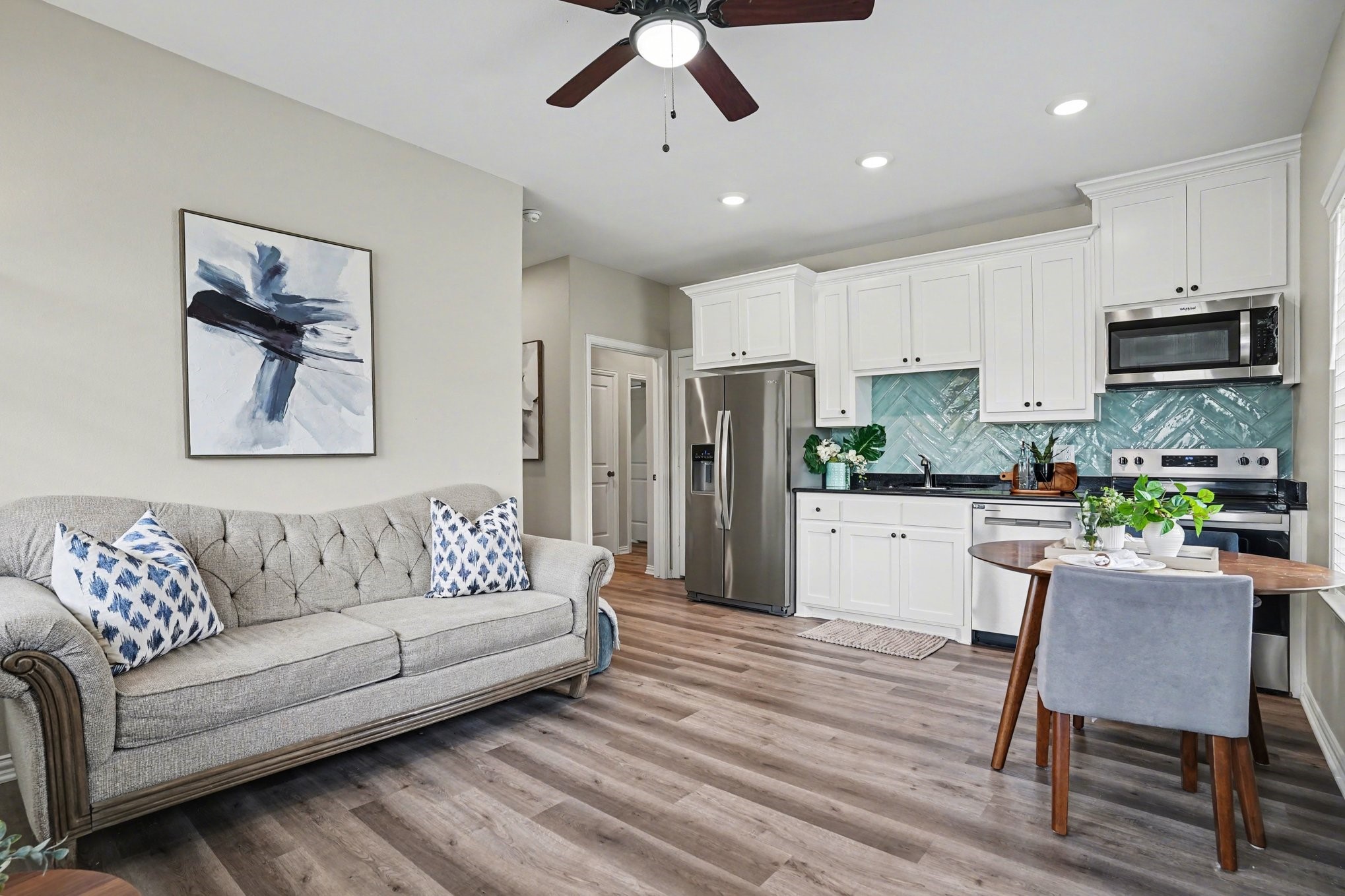 1421 Red Oak Circle