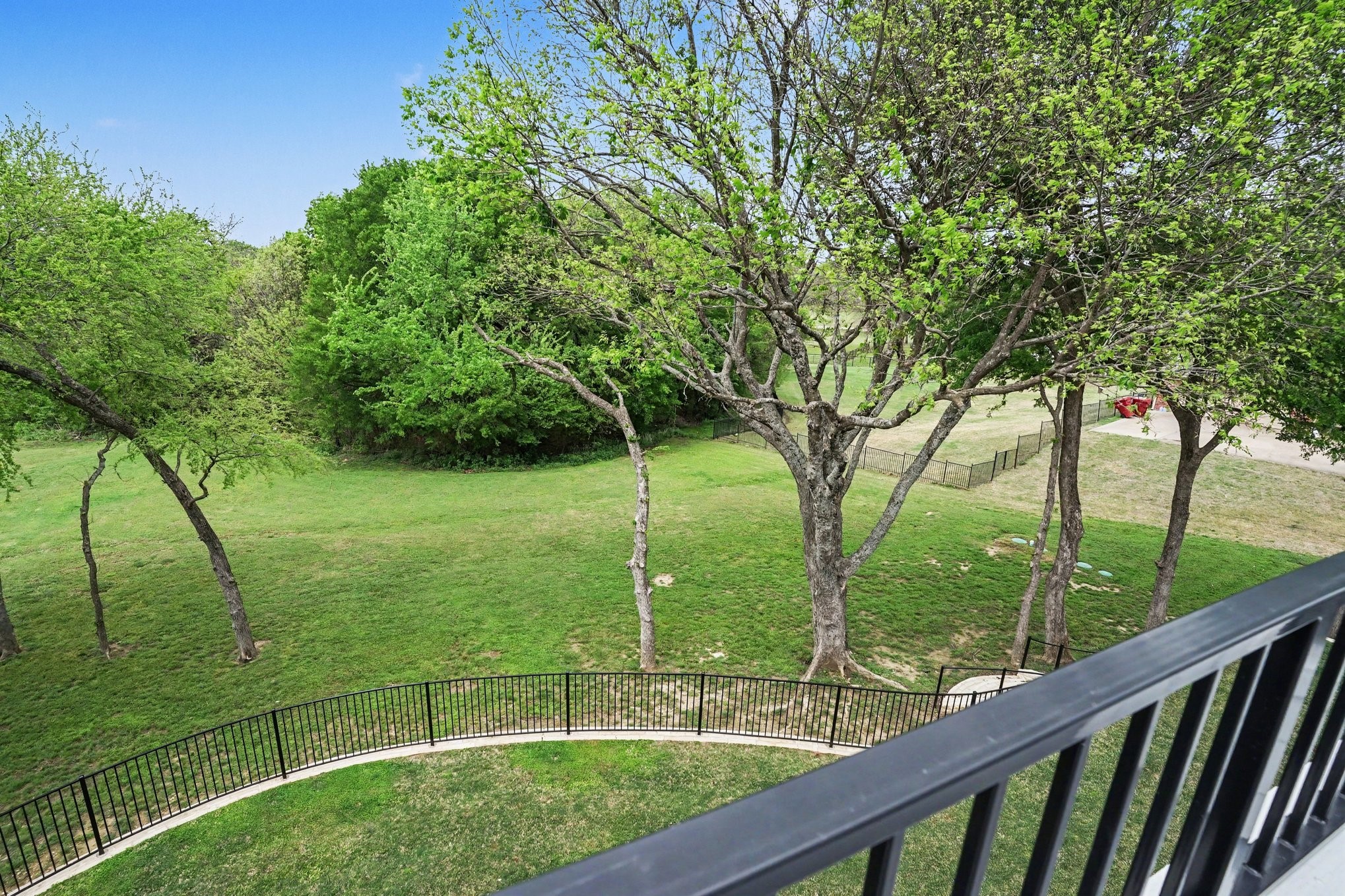 1421 Red Oak Circle