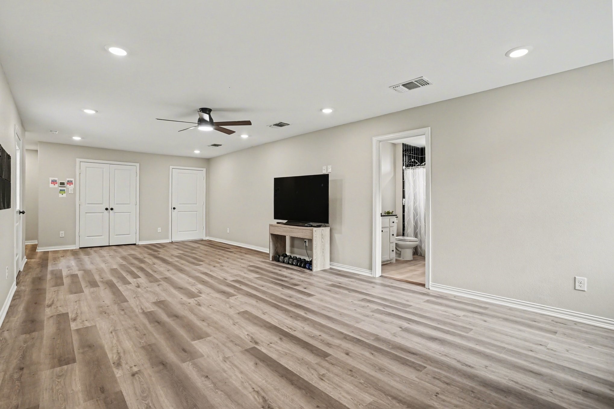 1421 Red Oak Circle