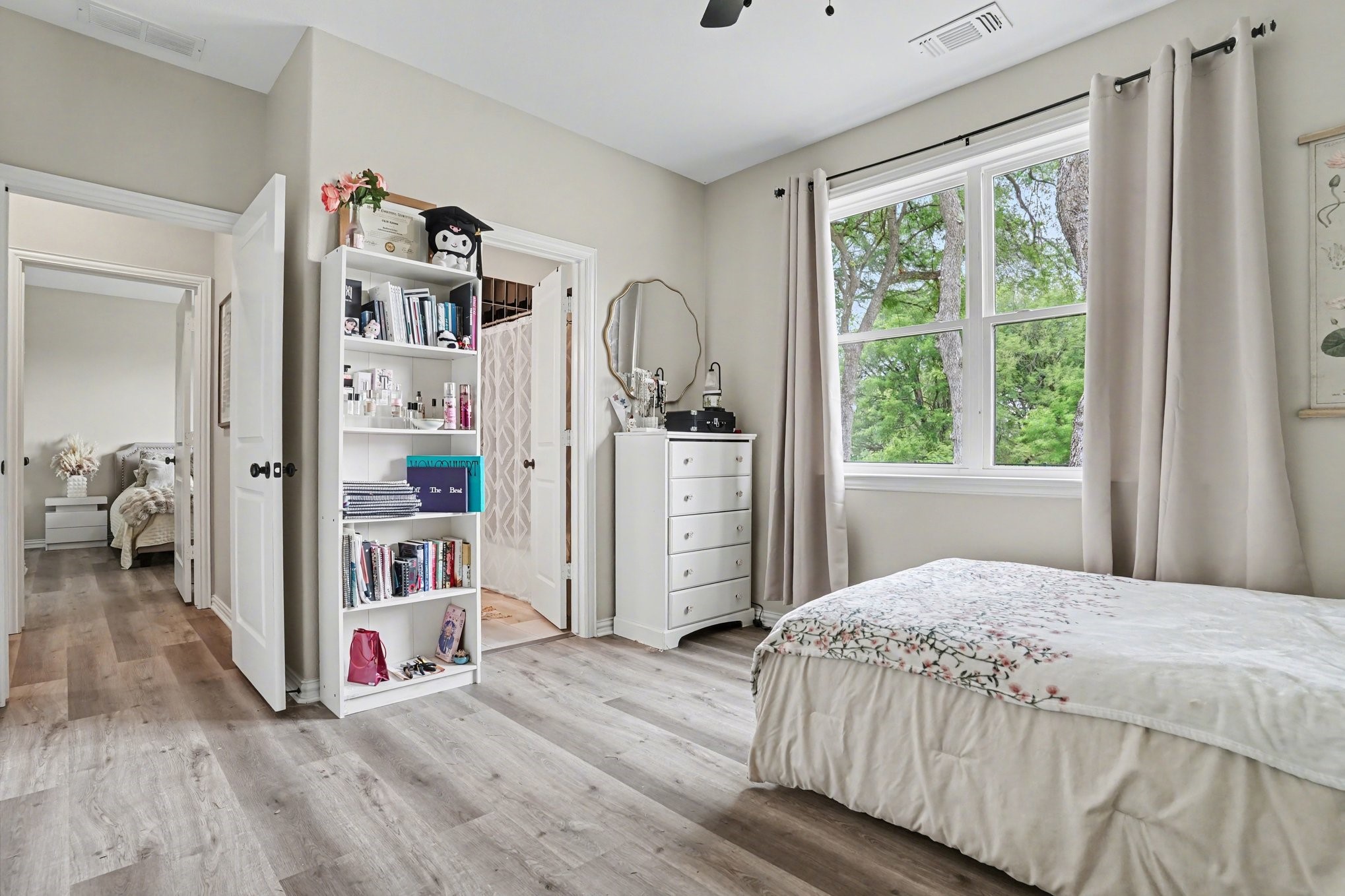 1421 Red Oak Circle