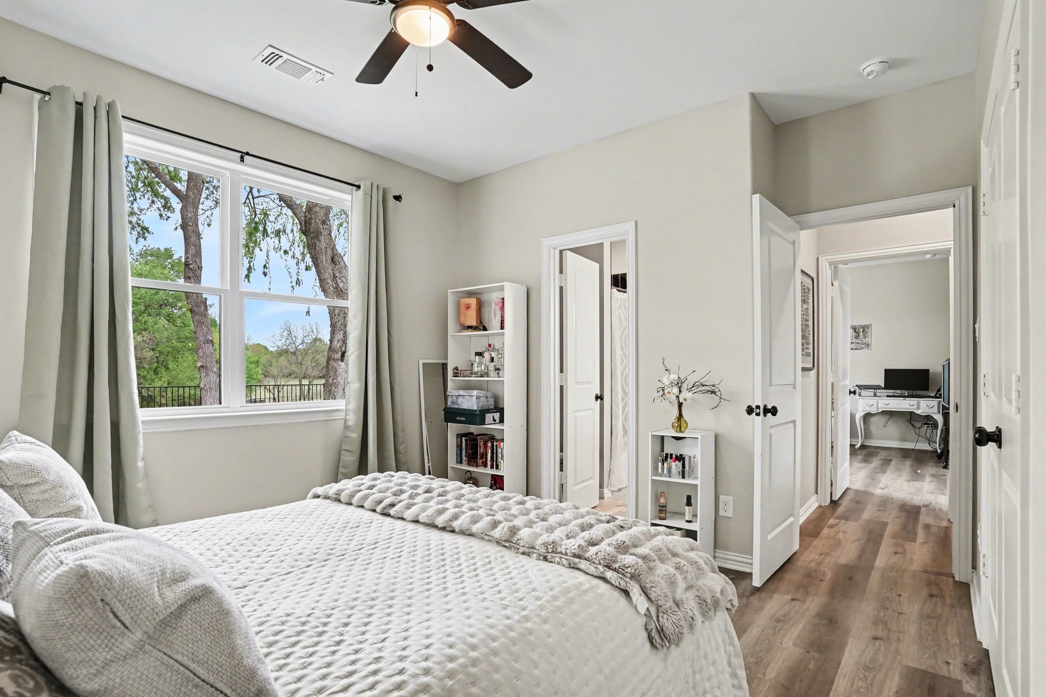 1421 Red Oak Circle