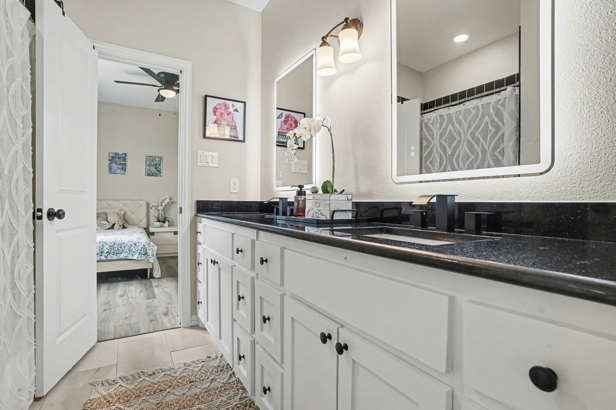 1421 Red Oak Circle