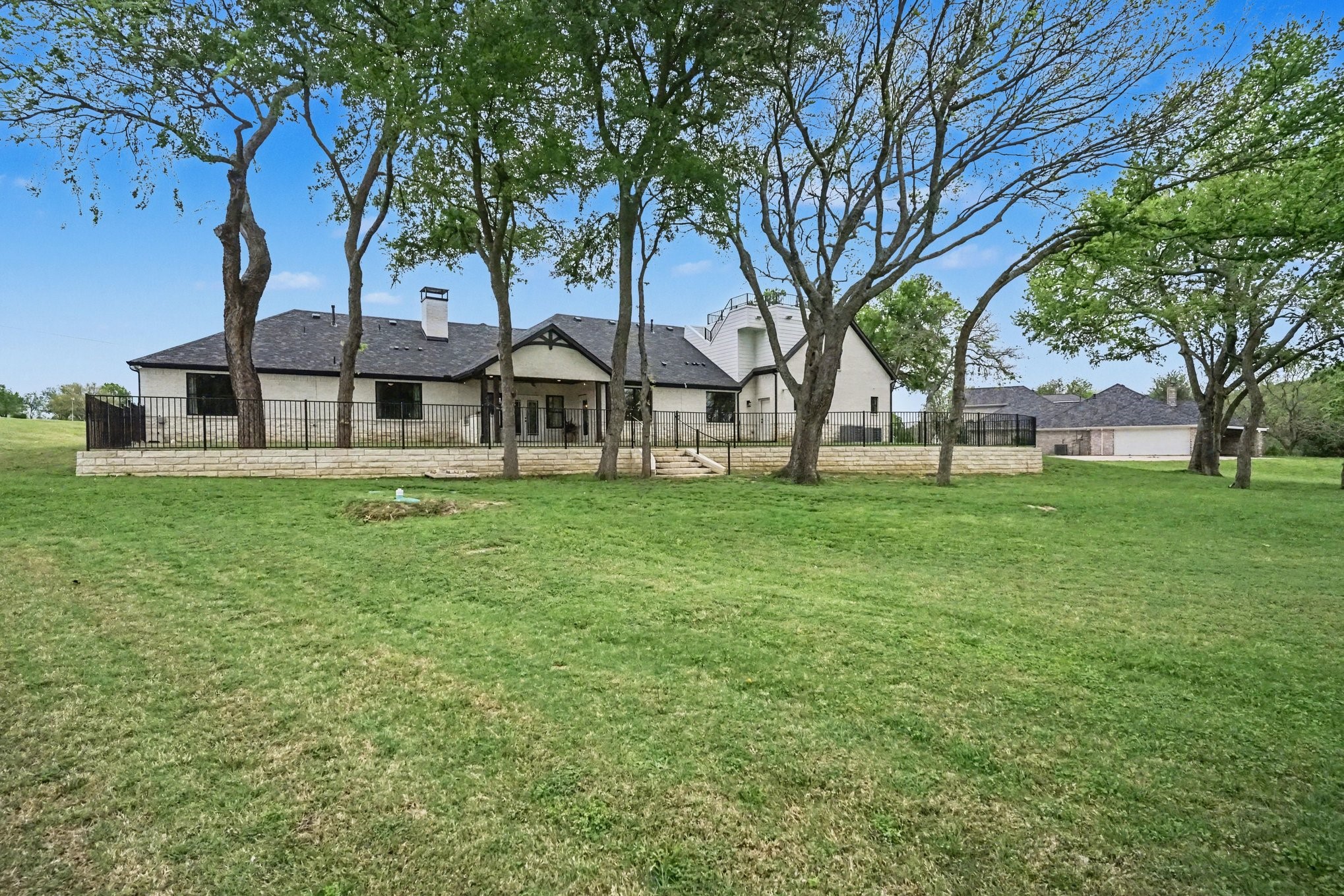 1421 Red Oak Circle
