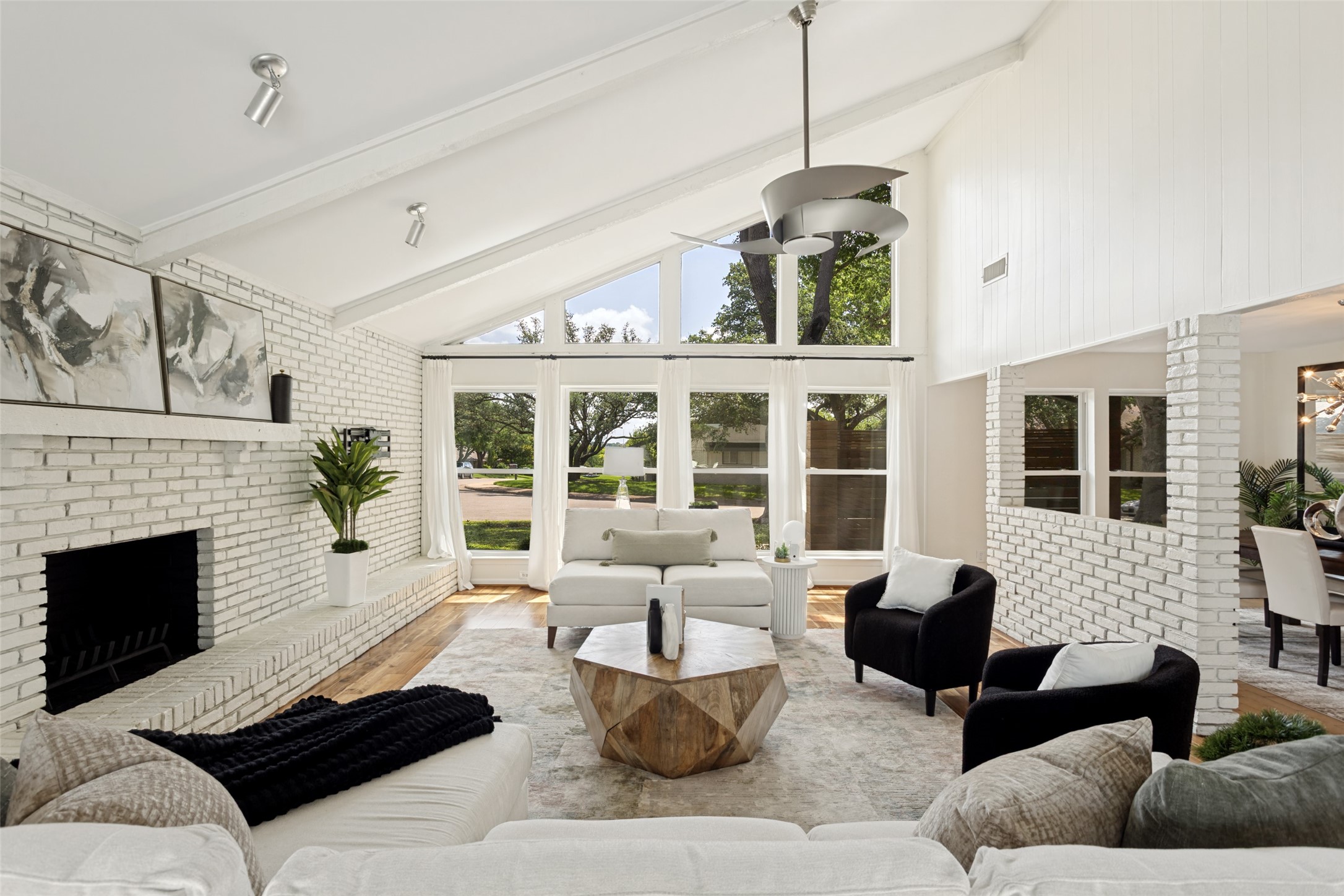 9517 Fallbrook Drive