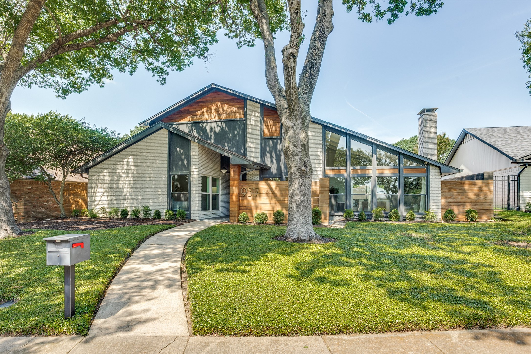 9517 Fallbrook Drive