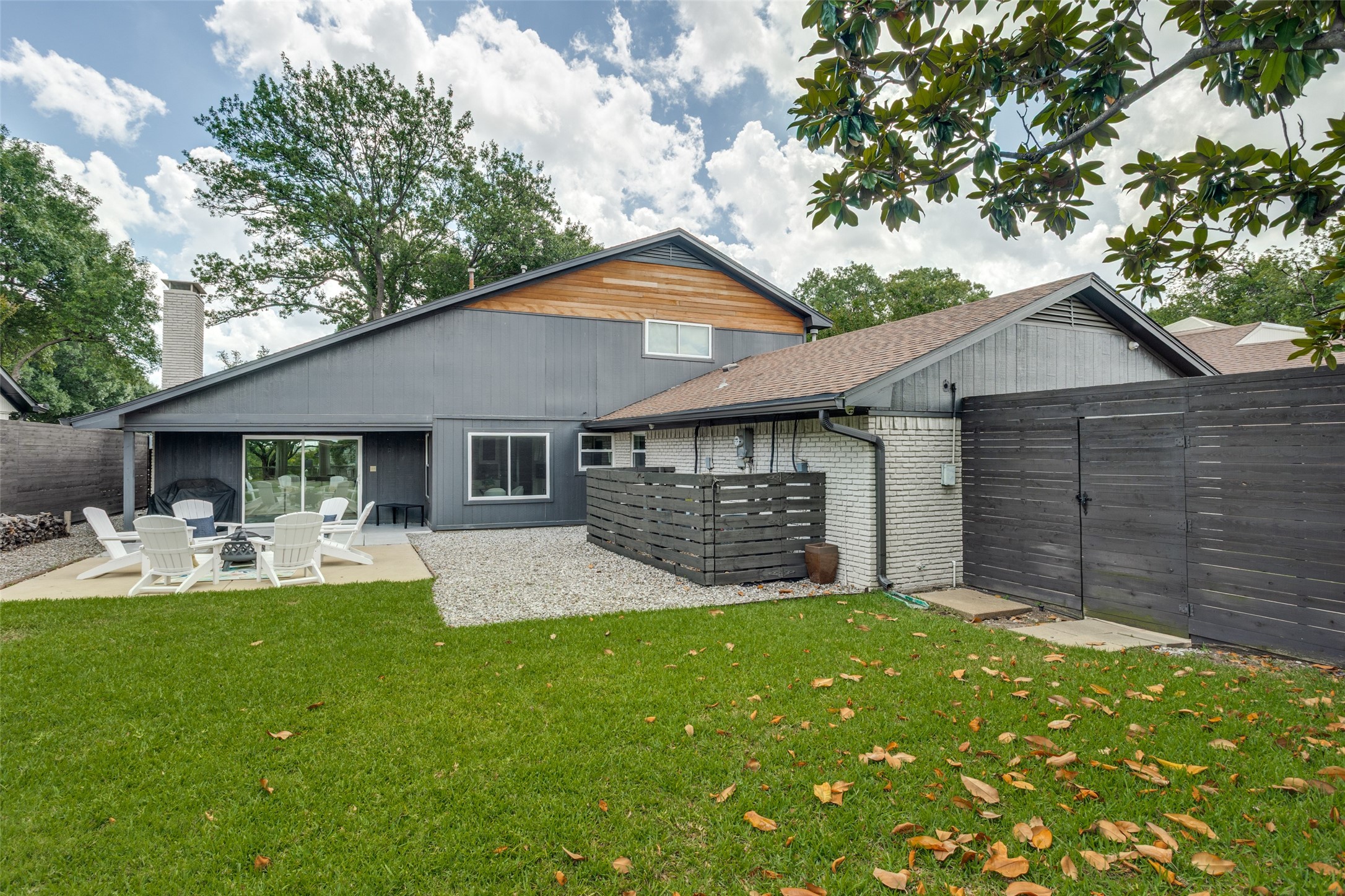 9517 Fallbrook Drive