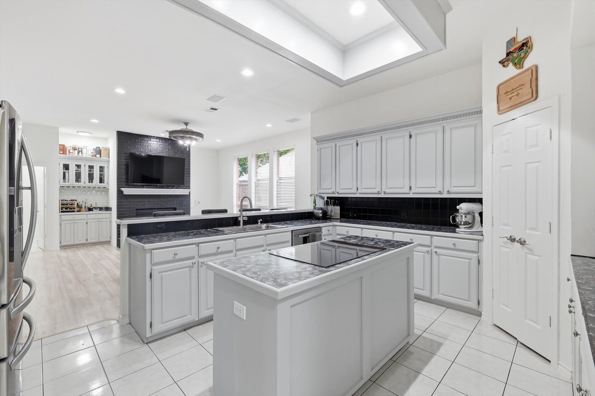 2105 Leeds Drive