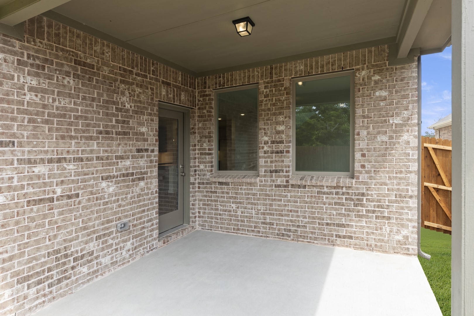 2415 Daisy Lane