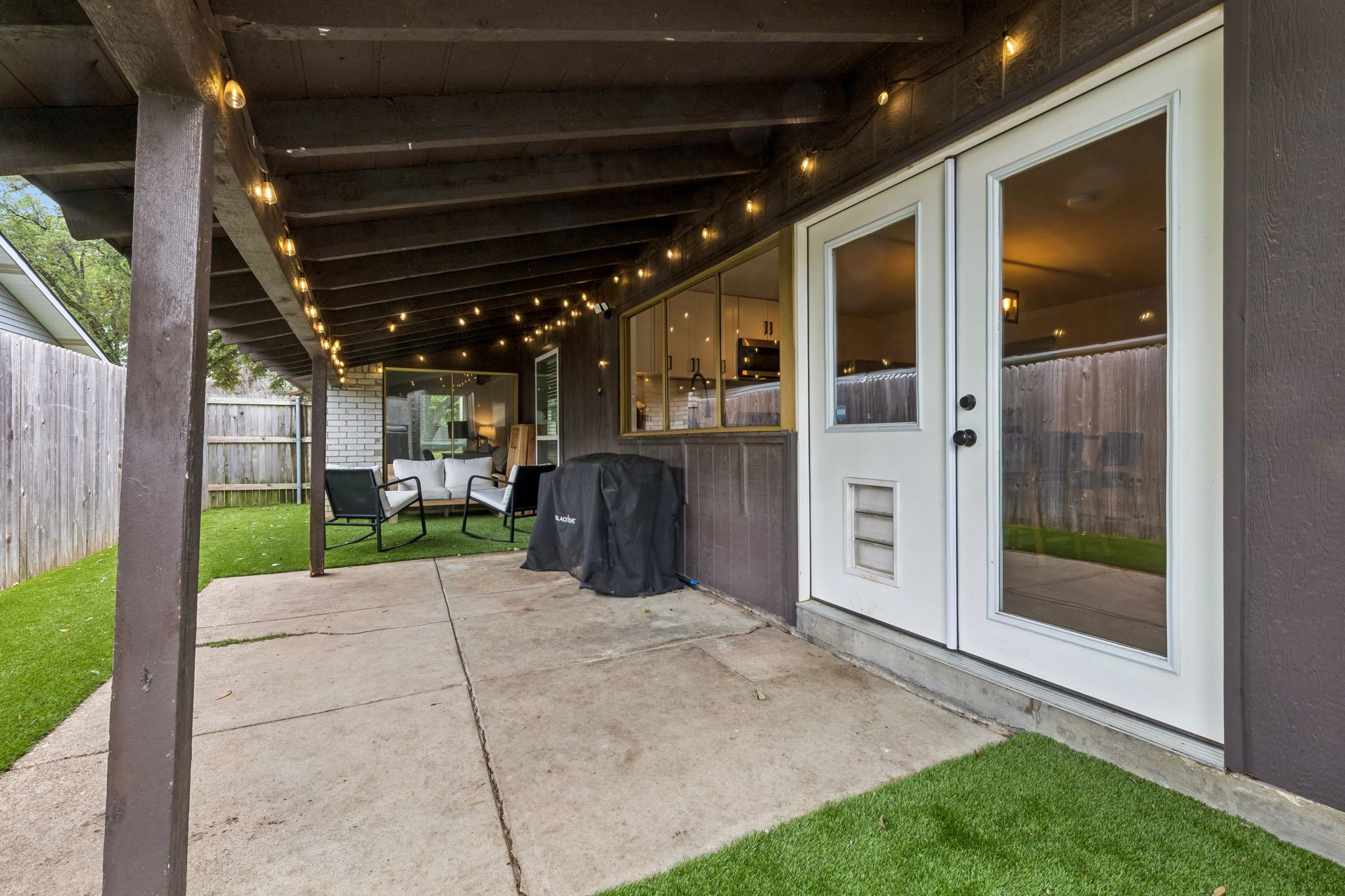 2733 Ripplewood Drive