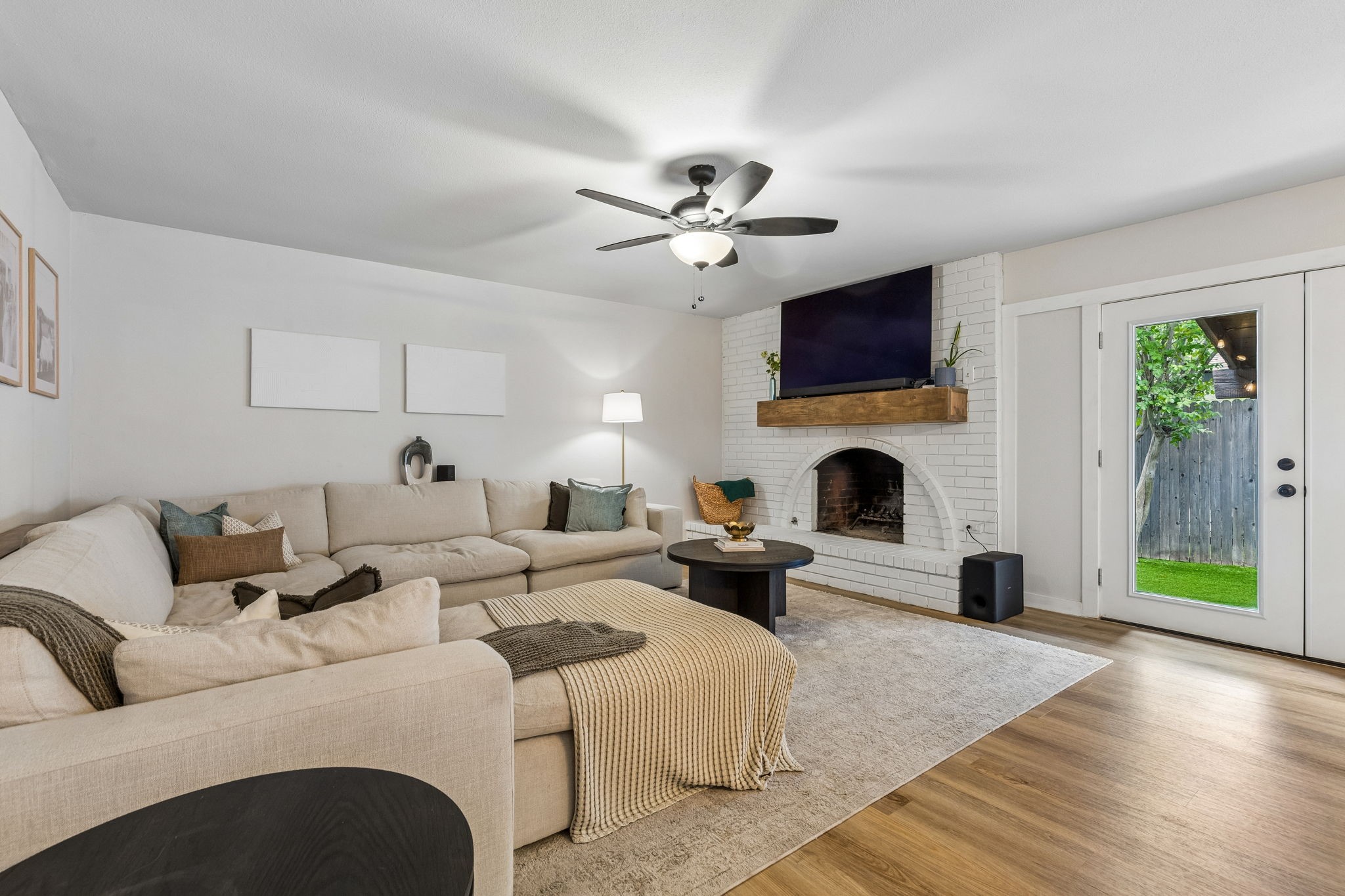 2733 Ripplewood Drive