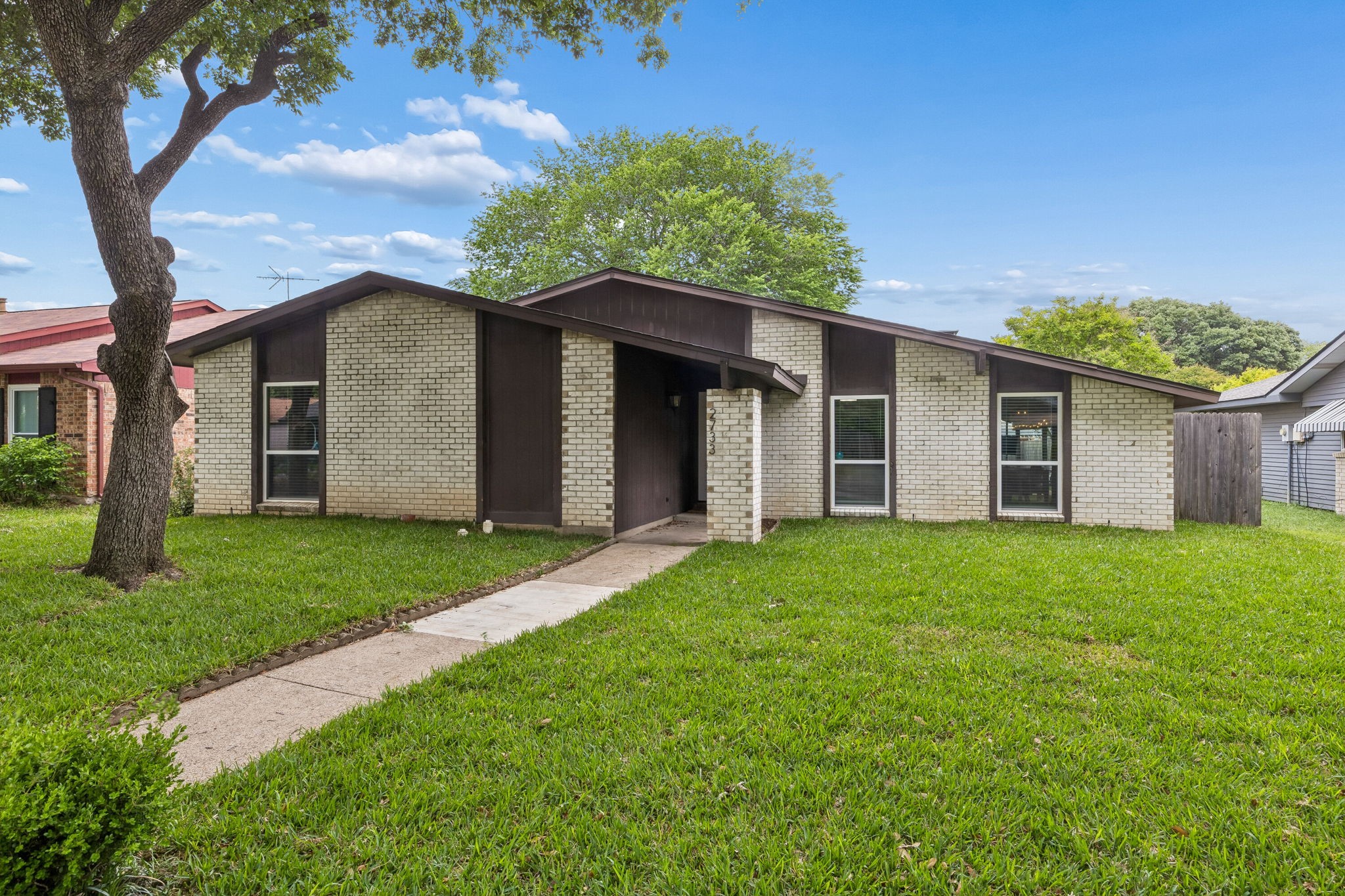 2733 Ripplewood Drive