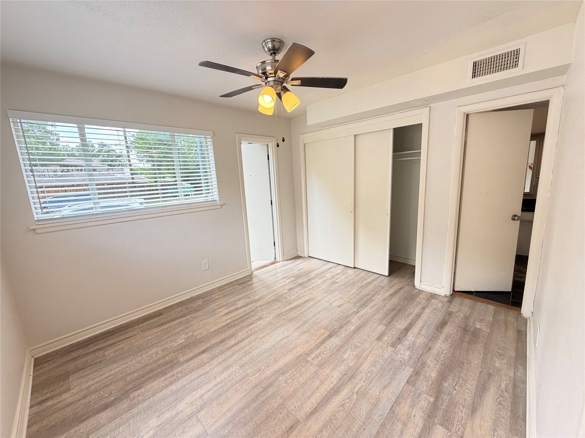 4115 Douglas Avenue 106