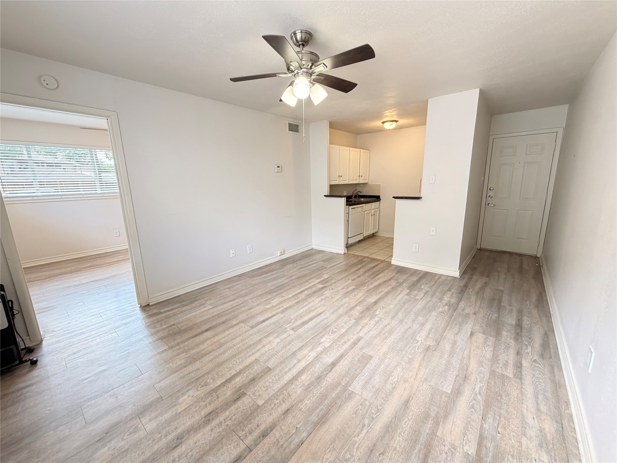 4115 Douglas Avenue 106