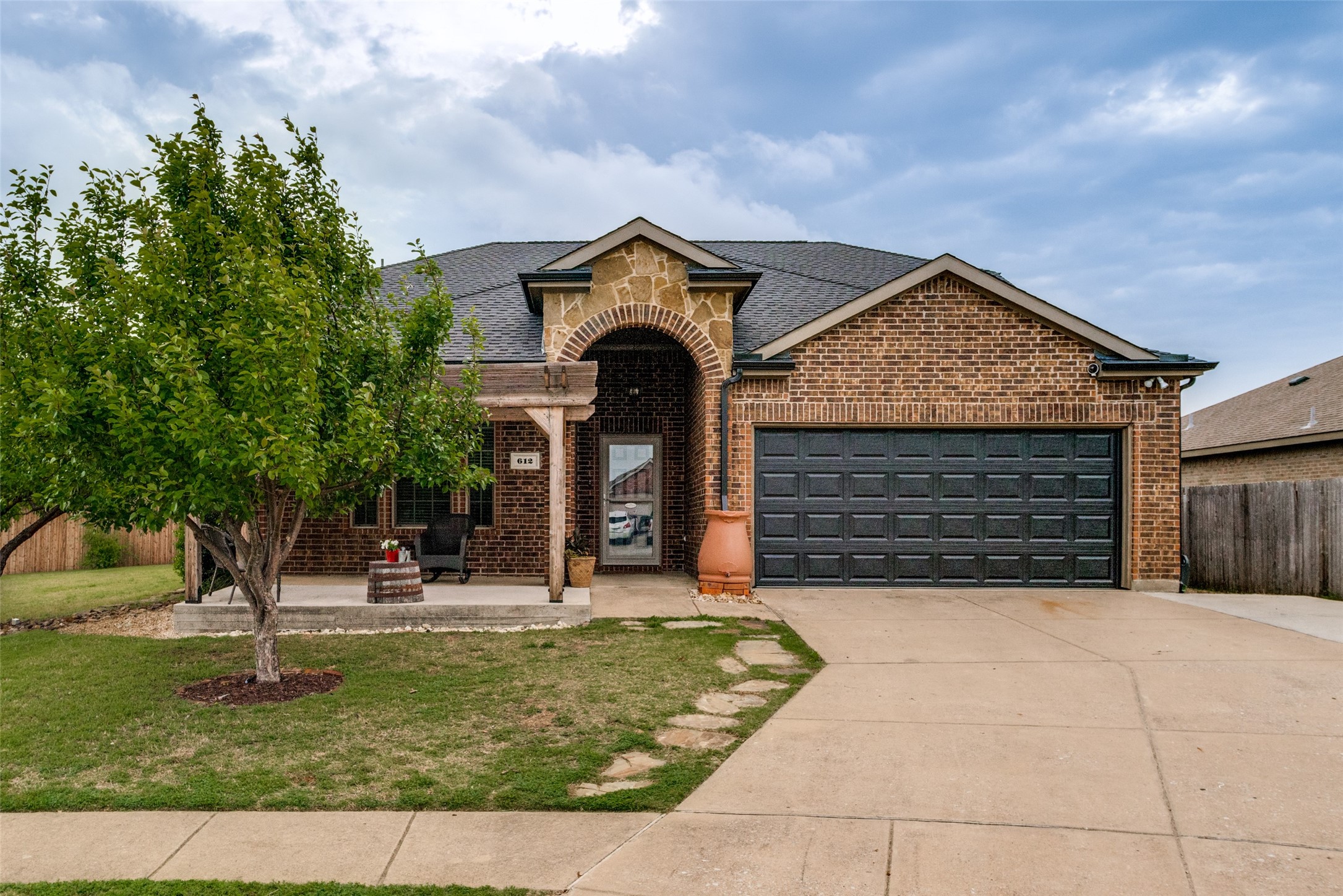 612 W Grove Circle