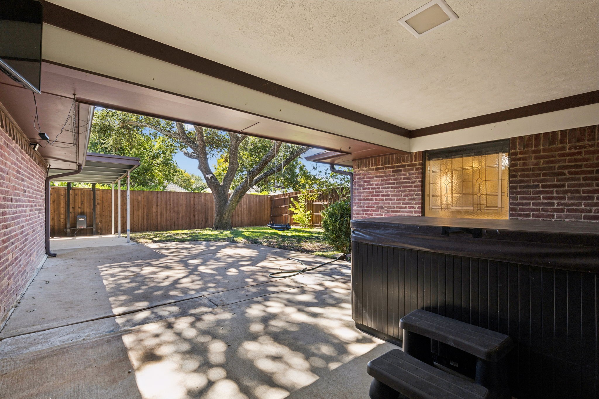 9718 Amberley Drive