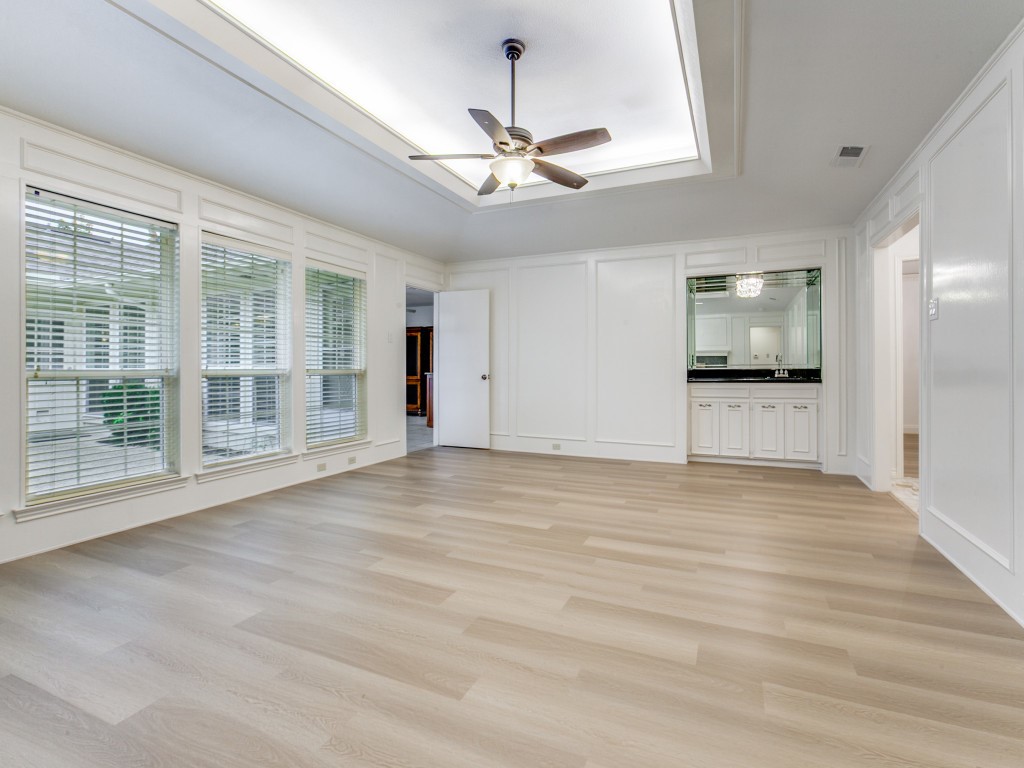6608 Robin Willow Court