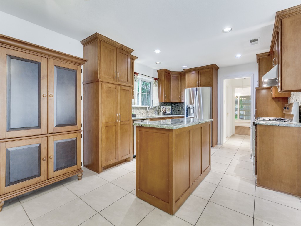 6608 Robin Willow Court